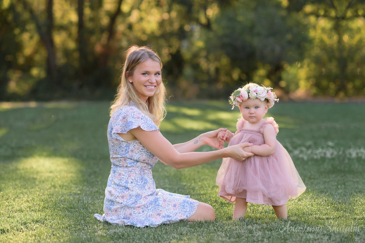 Sunset cake smash 1st birthday photography Rocklin, CA. Family photographer in Roseville, Rocklin, Folsom, Sacramento