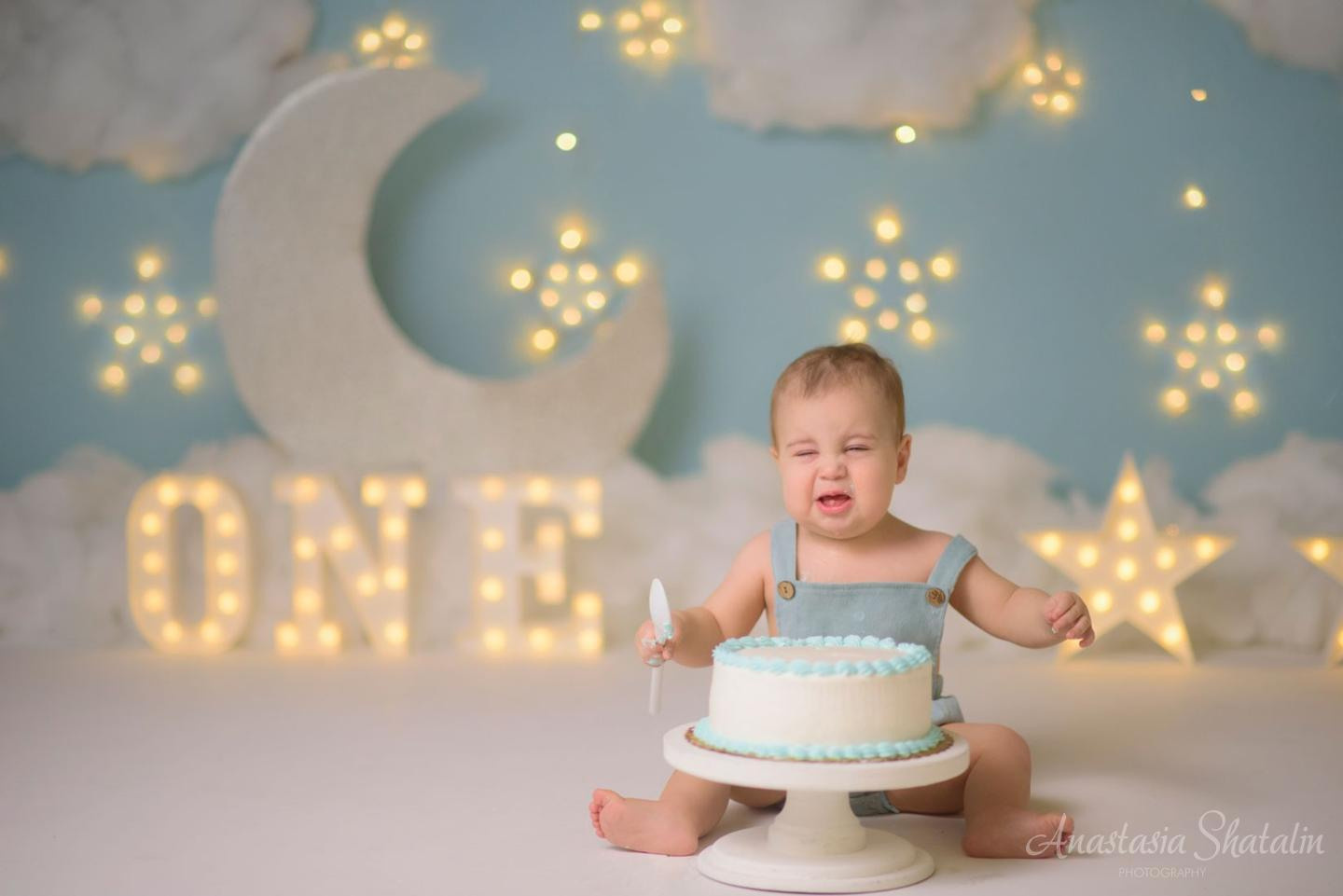 Cake smash photography Roseville, Rocklin, Folsom. Family photographer in Roseville, Rocklin, Folsom, Sacramento