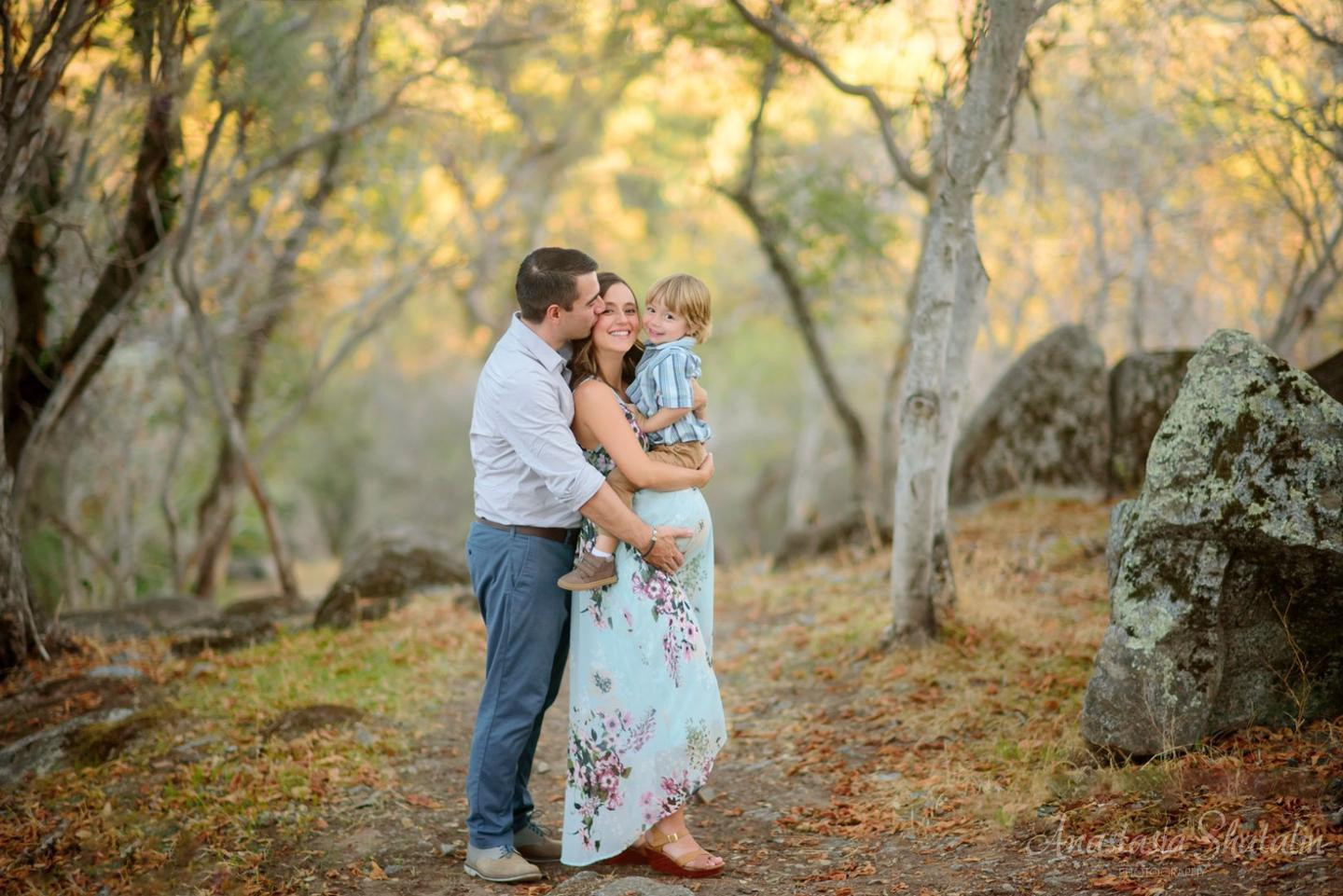 Pregnancy family photoshoot Roseville, Rocklin. Family photographer in Roseville, Rocklin, Folsom, Sacramento