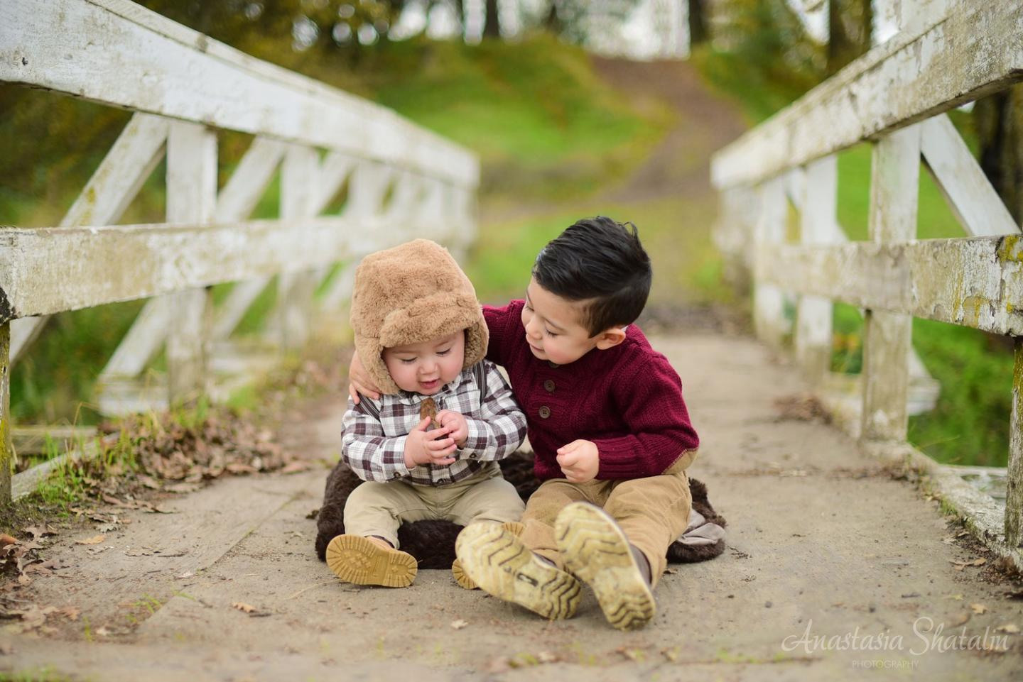 Family photo shoot Gibson ranch park winter time. Family photographer in Roseville, Rocklin, Folsom, Sacramento