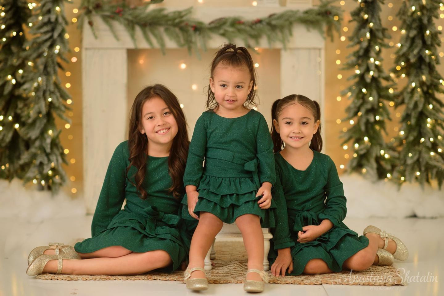 Christmas studio mini session Roseville, Rocklin, Sacramento, Folsom, Elk grove. Family photographer in Roseville, Rocklin, Folsom, Sacramento