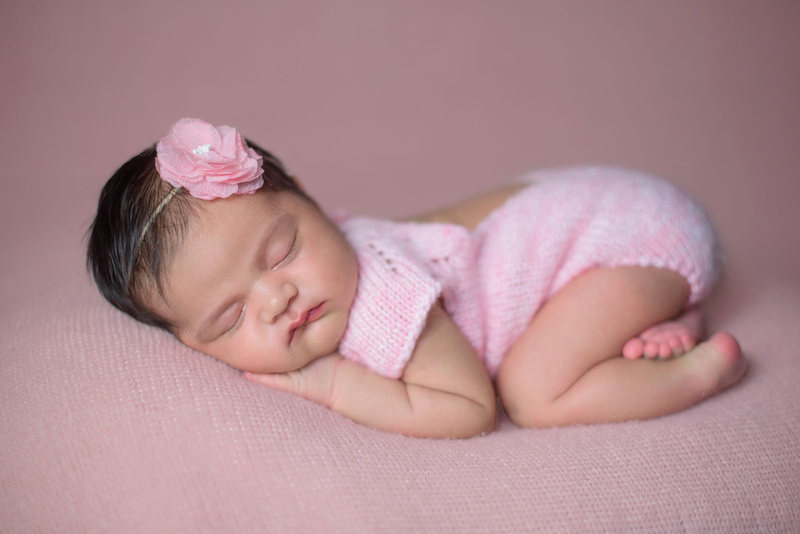 Newborn photo session for baby Amira, 9 days old. Family photographer in Roseville, Rocklin, Folsom, Sacramento