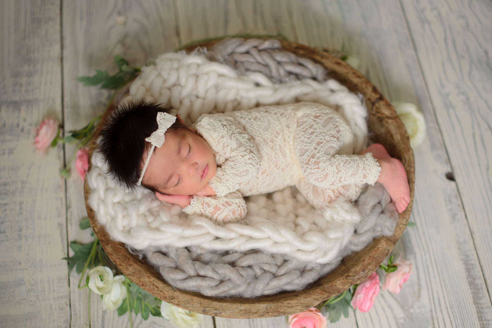 Newborn photography in Roseville. Family photographer in Roseville, Rocklin, Folsom, Sacramento