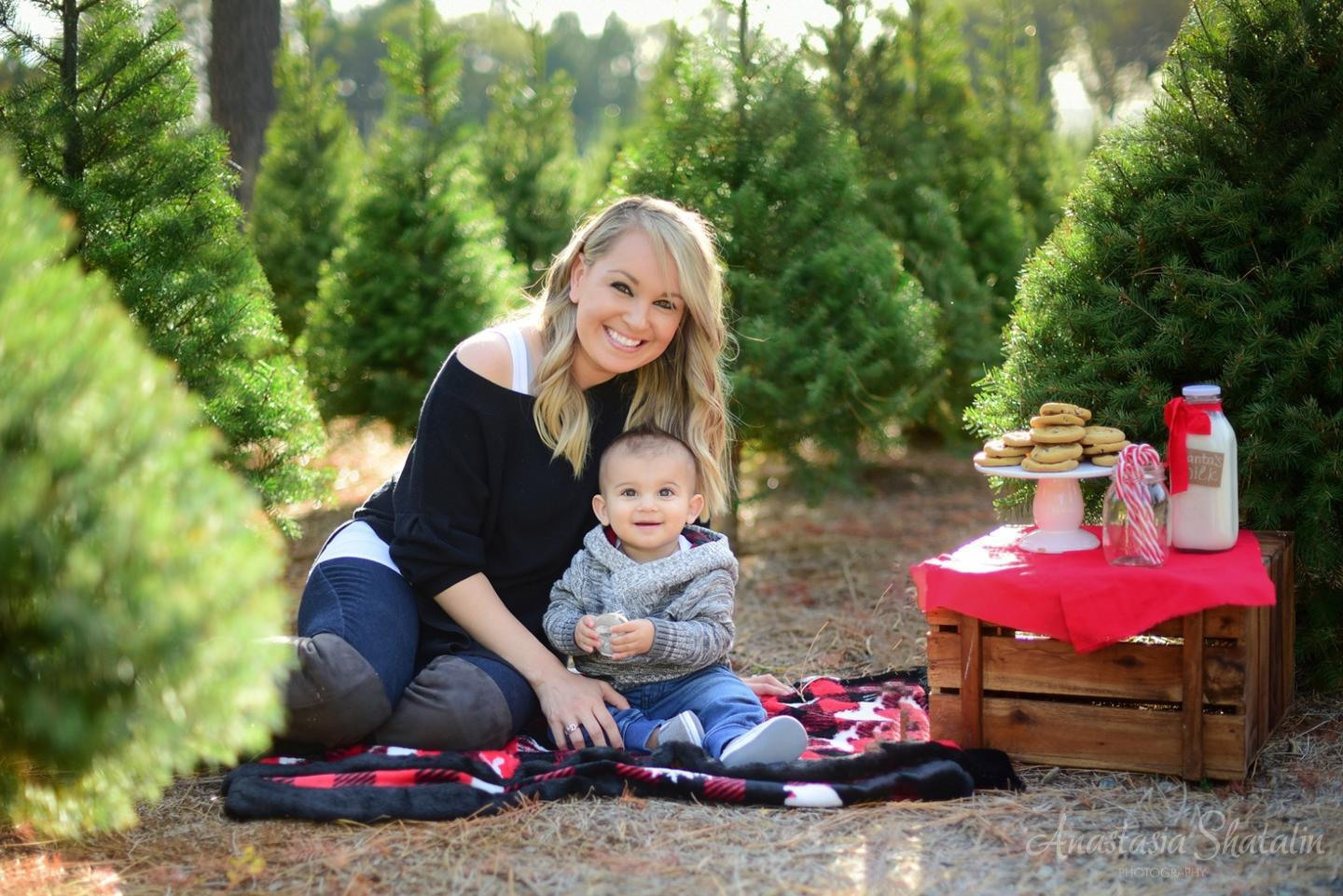 Christmas photography Roseville Christmas mini session Rocklin. Family photographer in Roseville, Rocklin, Folsom, Sacramento