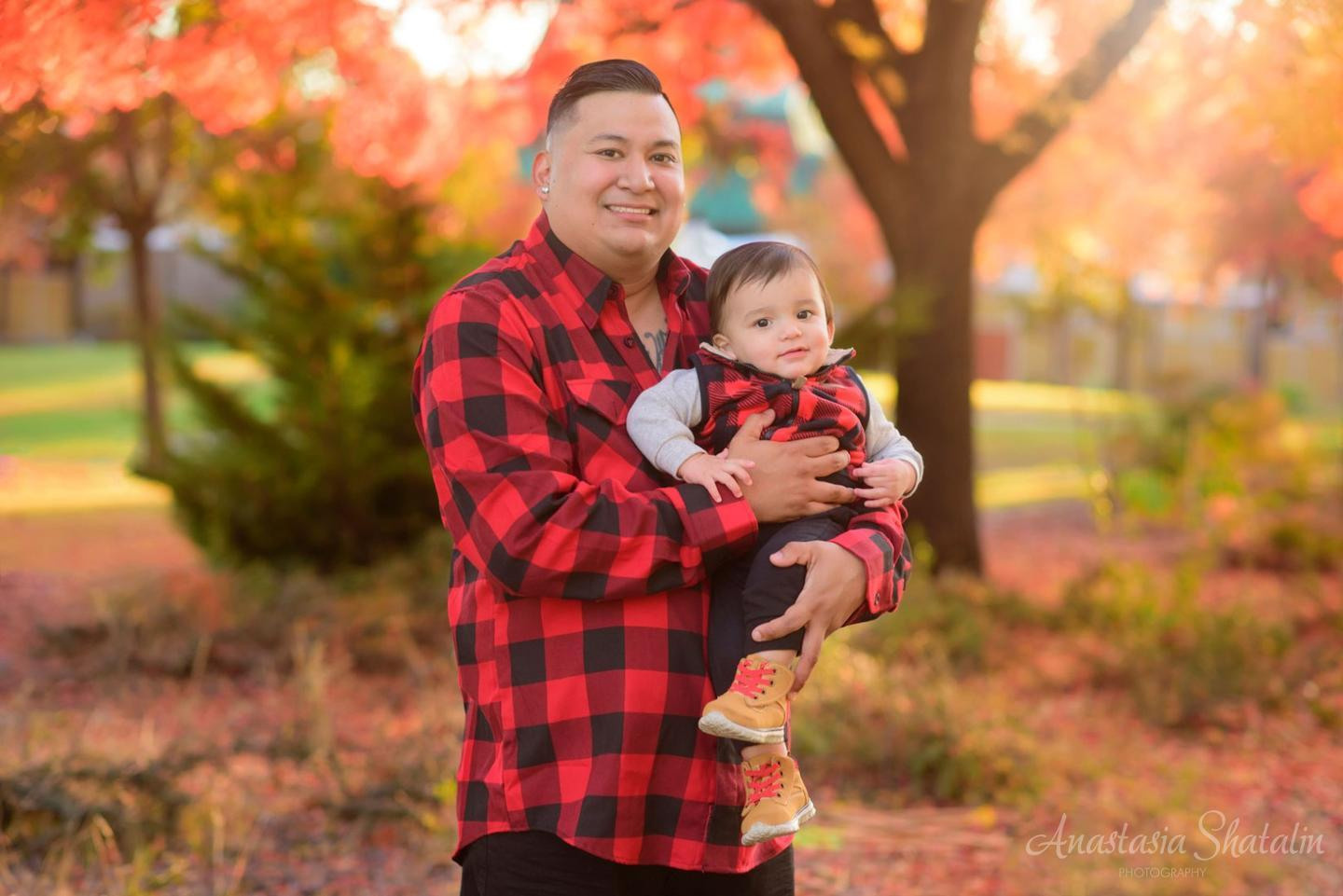 Autumn family photos Sacramento. Family photographer in Roseville, Rocklin, Folsom, Sacramento