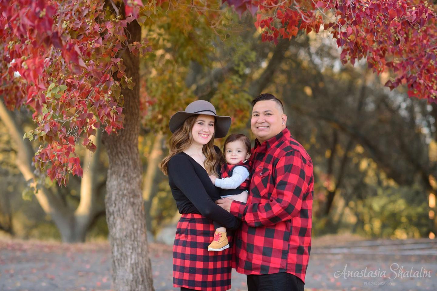 Autumn family photos Sacramento. Family photographer in Roseville, Rocklin, Folsom, Sacramento