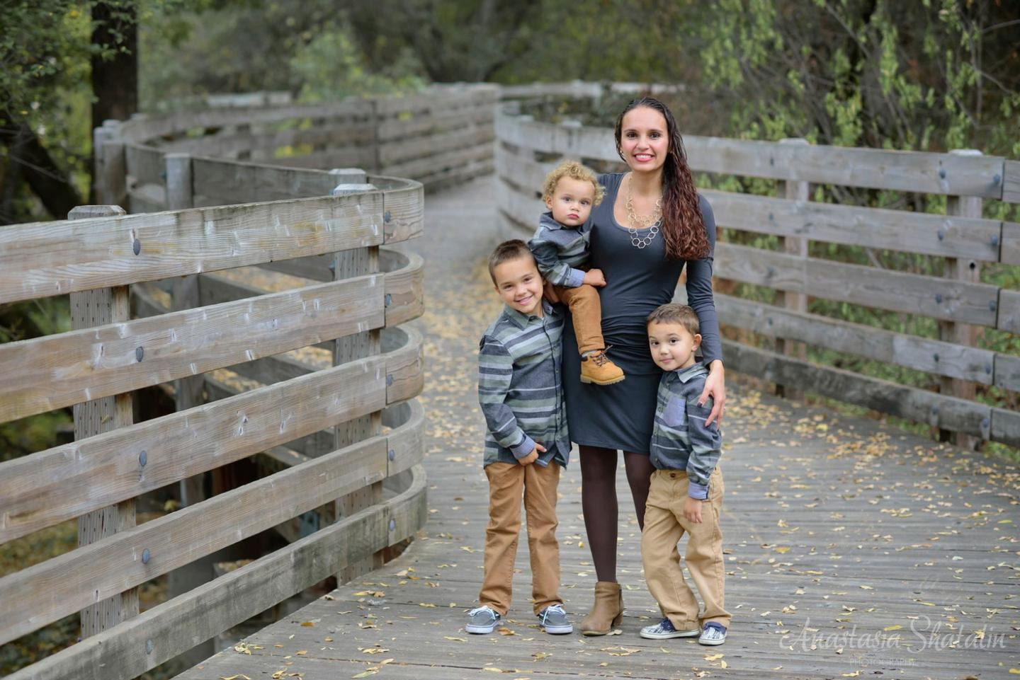Wooden bridge in Folsom, CA. Perfect location for a photo shoot. Family photographer in Roseville, Rocklin, Folsom, Sacramento