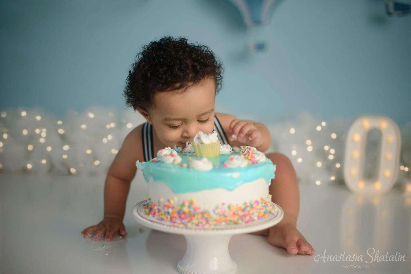 Cake smash photographer Rocklin. Family photographer in Roseville, Rocklin, Folsom, Sacramento