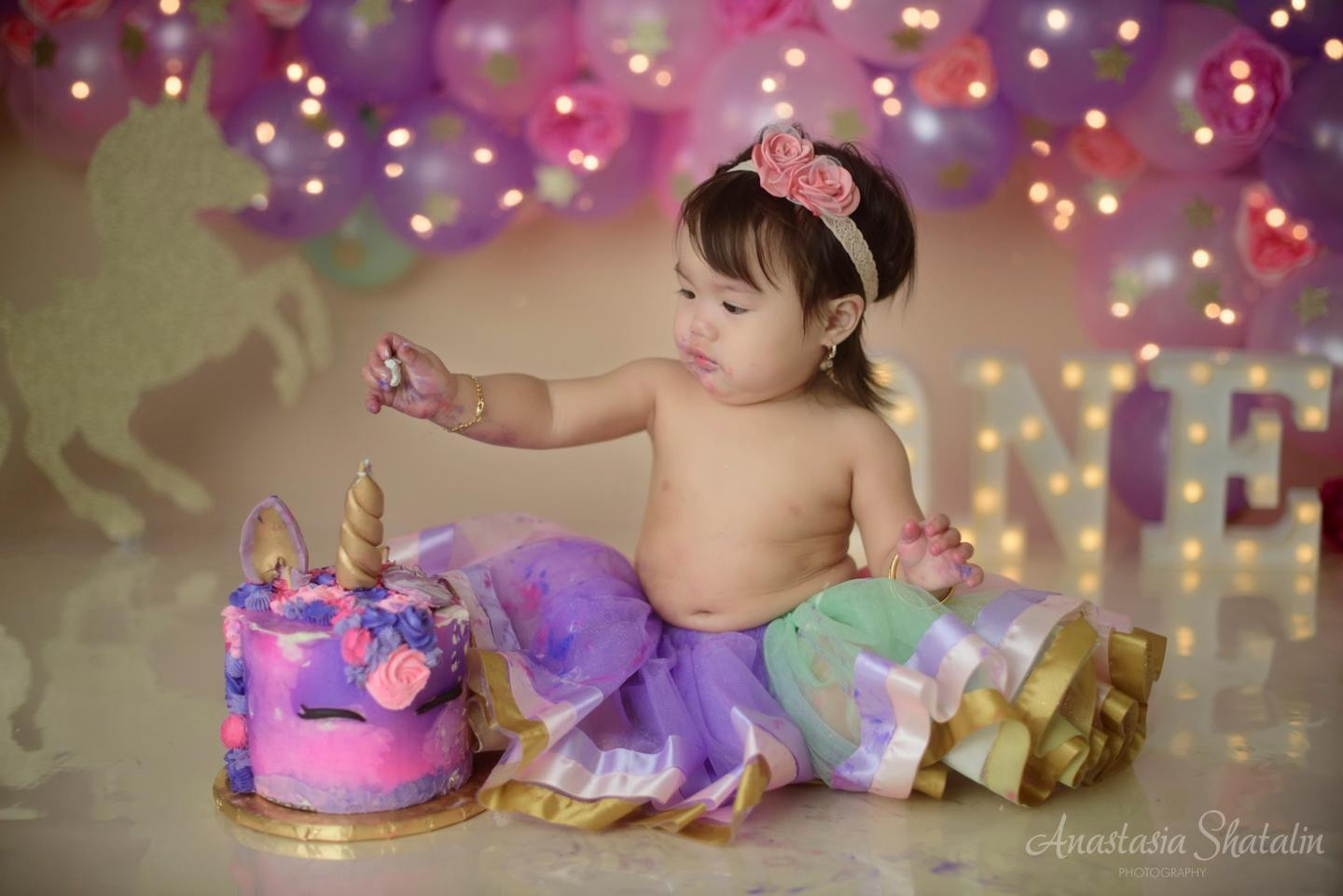 Unicorn first birthday photography session Rocklin. Family photographer in Roseville, Rocklin, Folsom, Sacramento