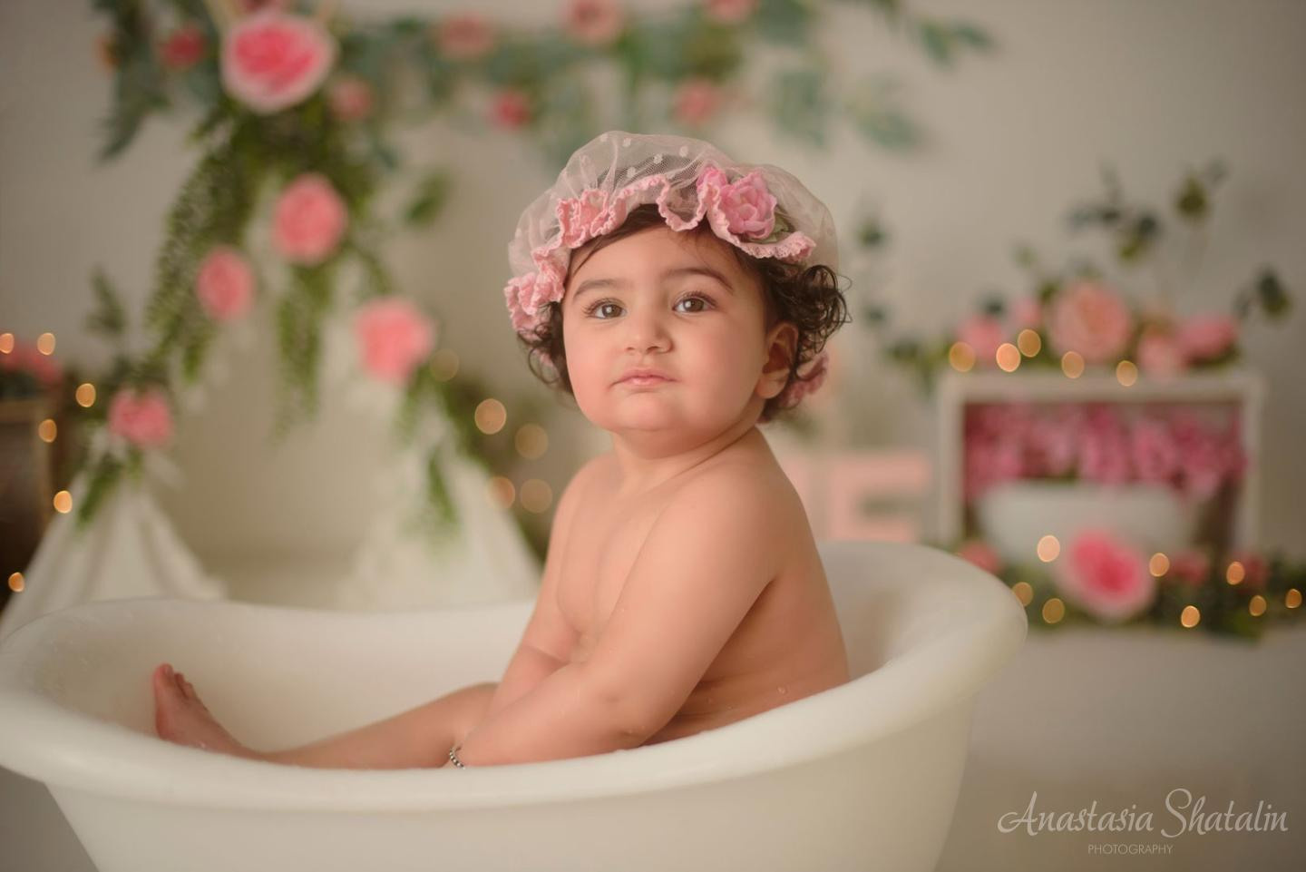 Smashing cake photography Roseville. Family photographer in Roseville, Rocklin, Folsom, Sacramento