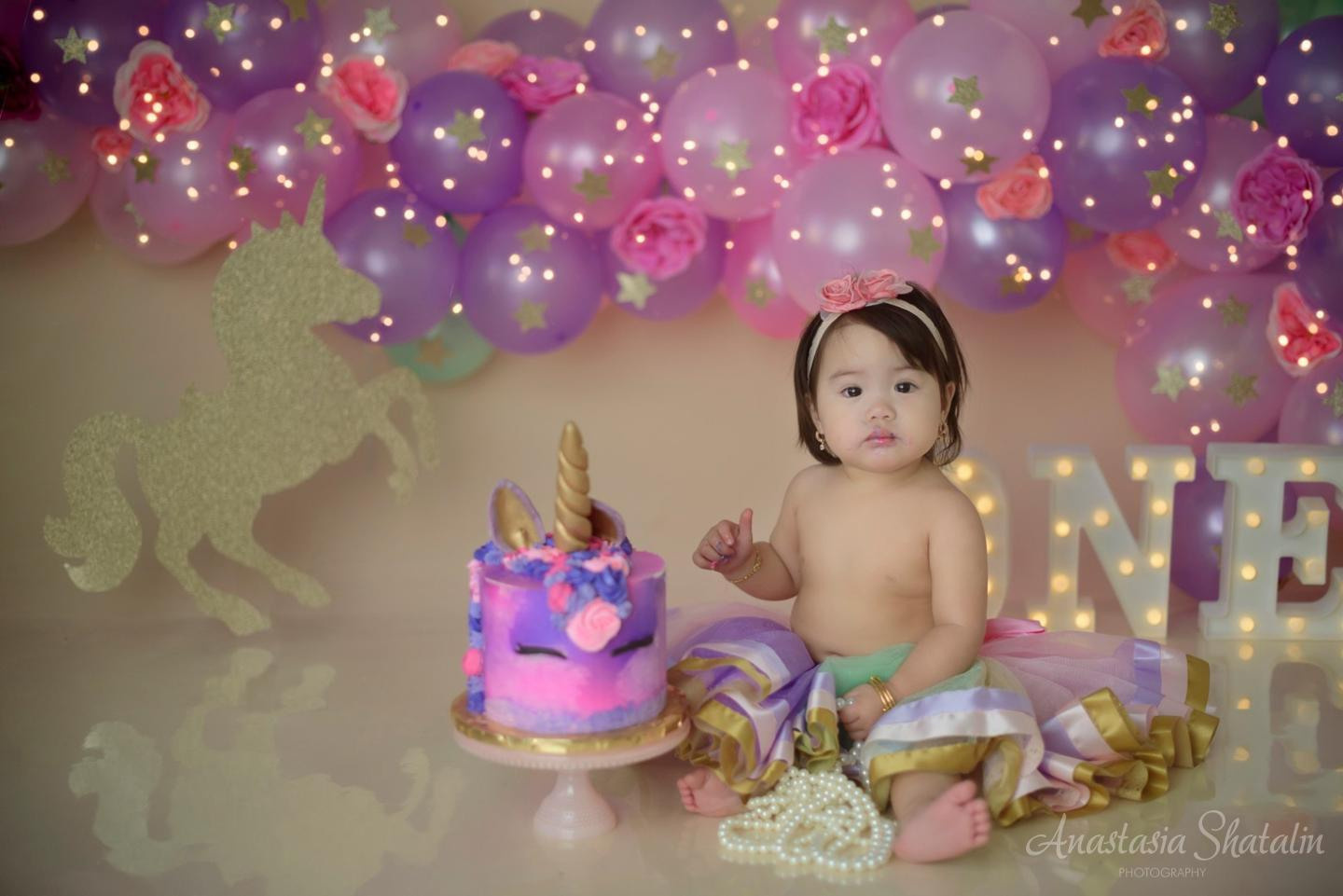 Unicorn first birthday photography session Rocklin. Family photographer in Roseville, Rocklin, Folsom, Sacramento