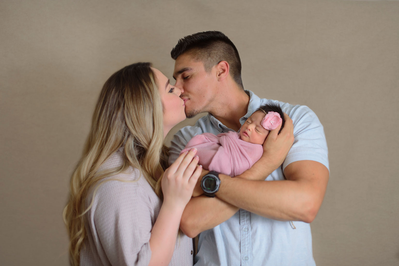 Newborn photography in Roseville. Family photographer in Roseville, Rocklin, Folsom, Sacramento