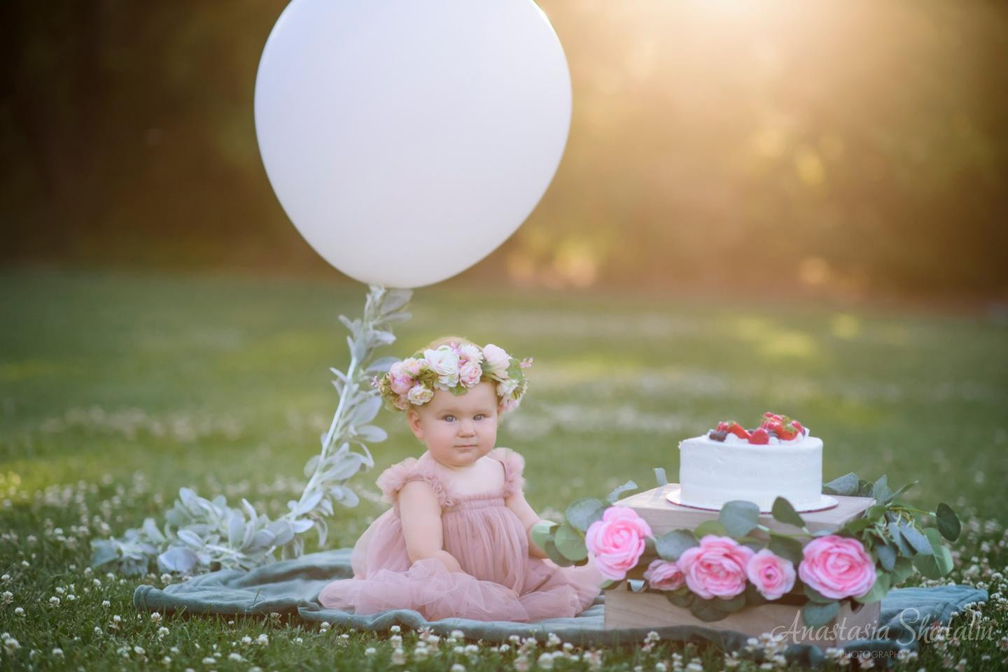 Sunset cake smash 1st birthday photography Rocklin, CA. Family photographer in Roseville, Rocklin, Folsom, Sacramento
