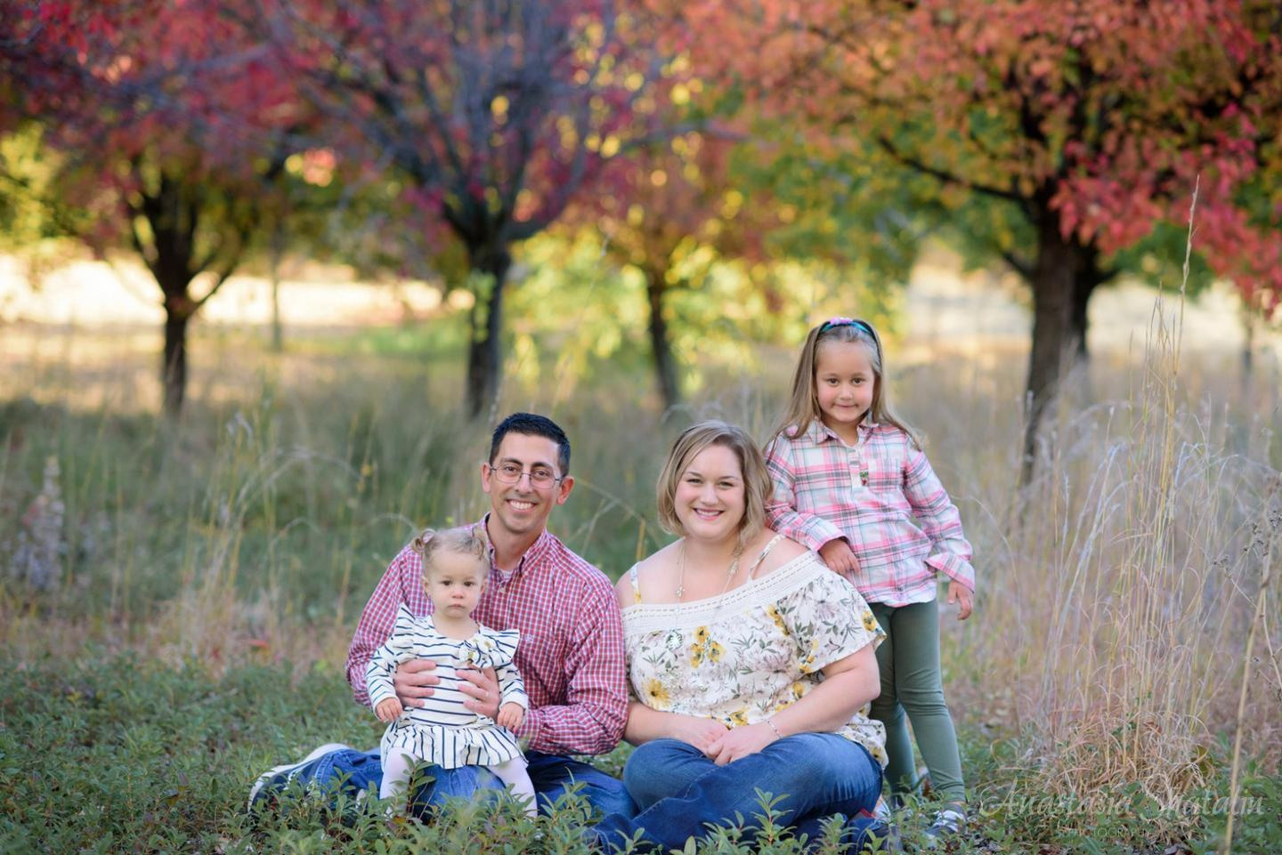 Outdoor fall location with family photographer. Family photographer in Roseville, Rocklin, Folsom, Sacramento