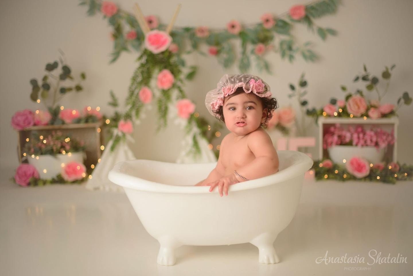 Smashing cake photography Roseville. Family photographer in Roseville, Rocklin, Folsom, Sacramento