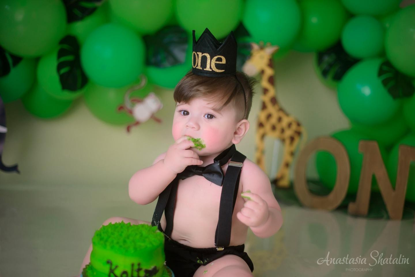 Tarzan jungle cake smash photography Sacramento. Family photographer in Roseville, Rocklin, Folsom, Sacramento