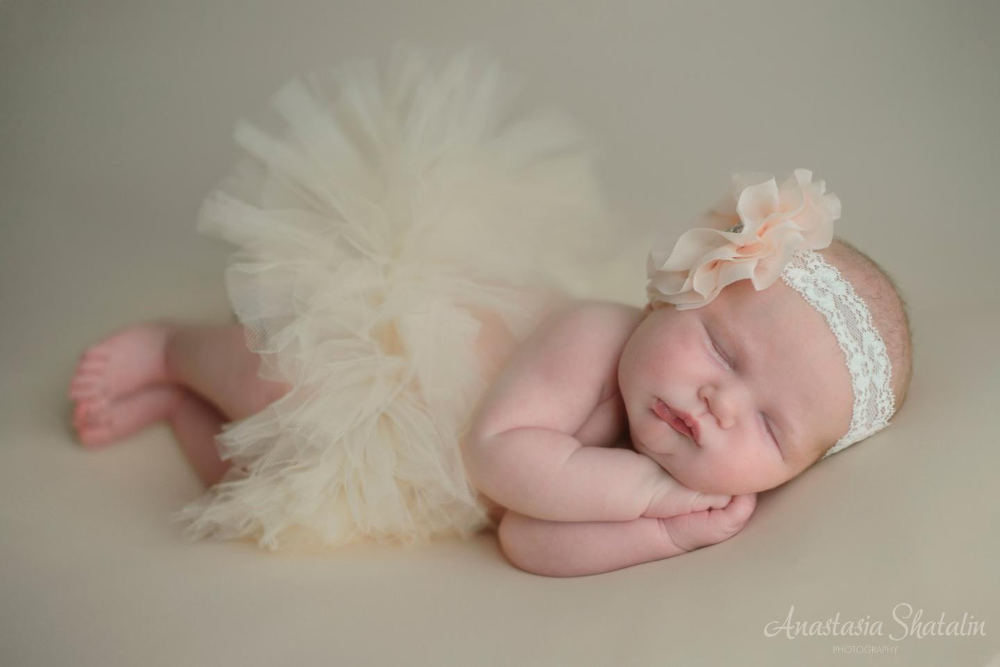 Newborn photographer Rocklin, CA. Family photographer in Roseville, Rocklin, Folsom, Sacramento