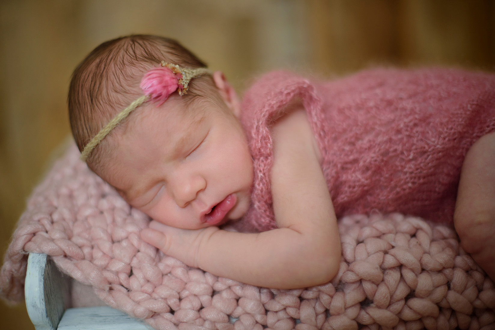 Newborn photography in Roseville, CA. Family photographer in Roseville, Rocklin, Folsom, Sacramento