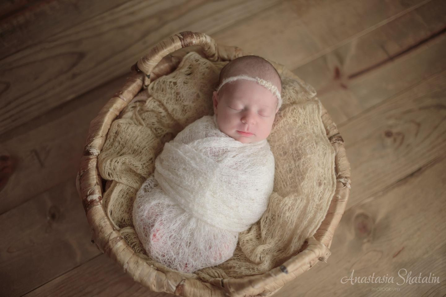 Newborn photography Sacramento. Family photographer in Roseville, Rocklin, Folsom, Sacramento