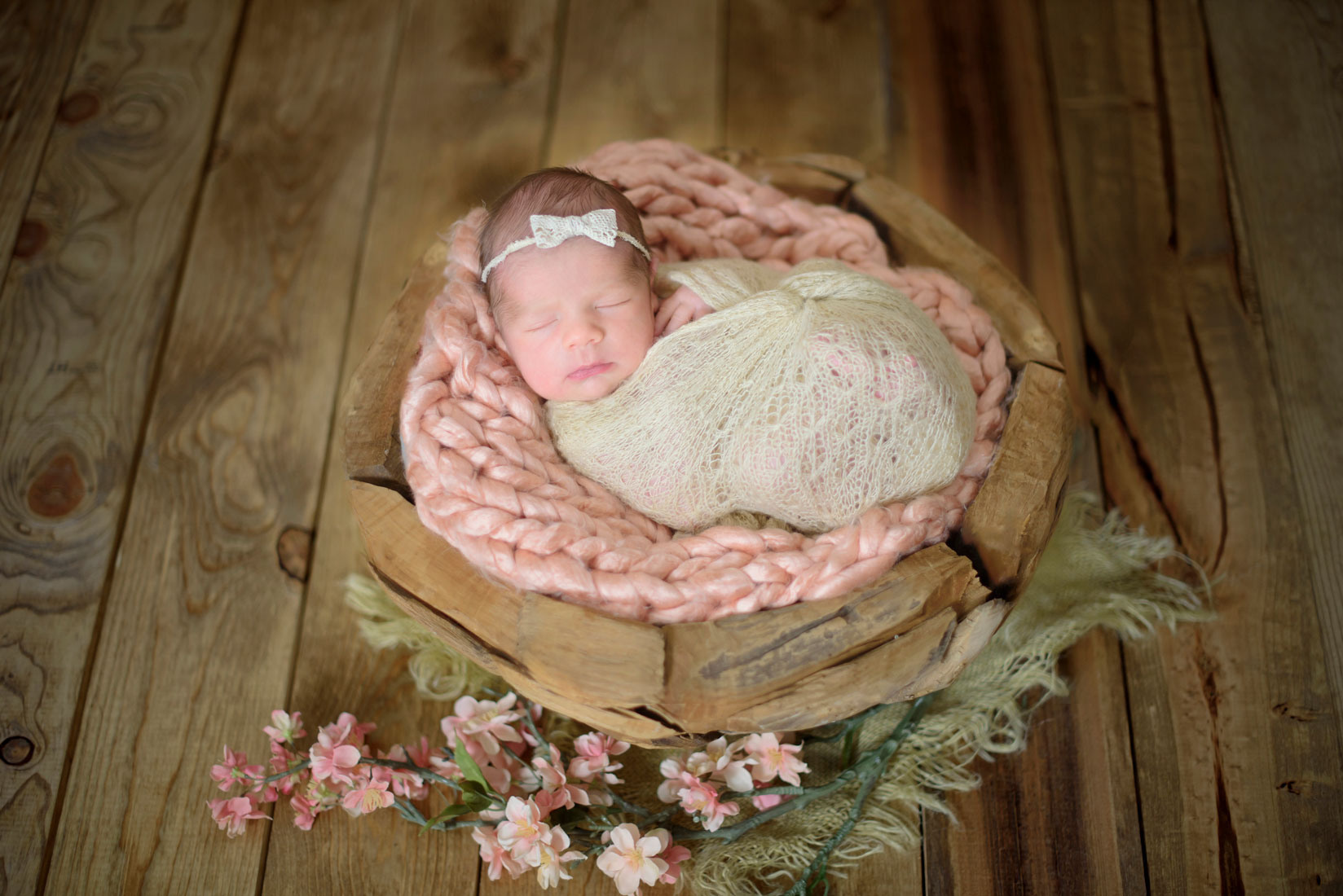 Newborn photography in Roseville, CA. Family photographer in Roseville, Rocklin, Folsom, Sacramento