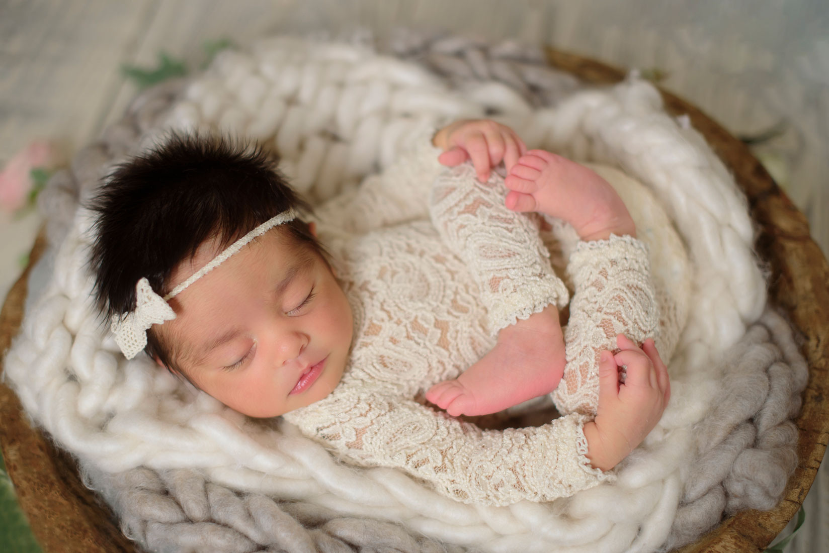 Newborn photography in Roseville. Family photographer in Roseville, Rocklin, Folsom, Sacramento