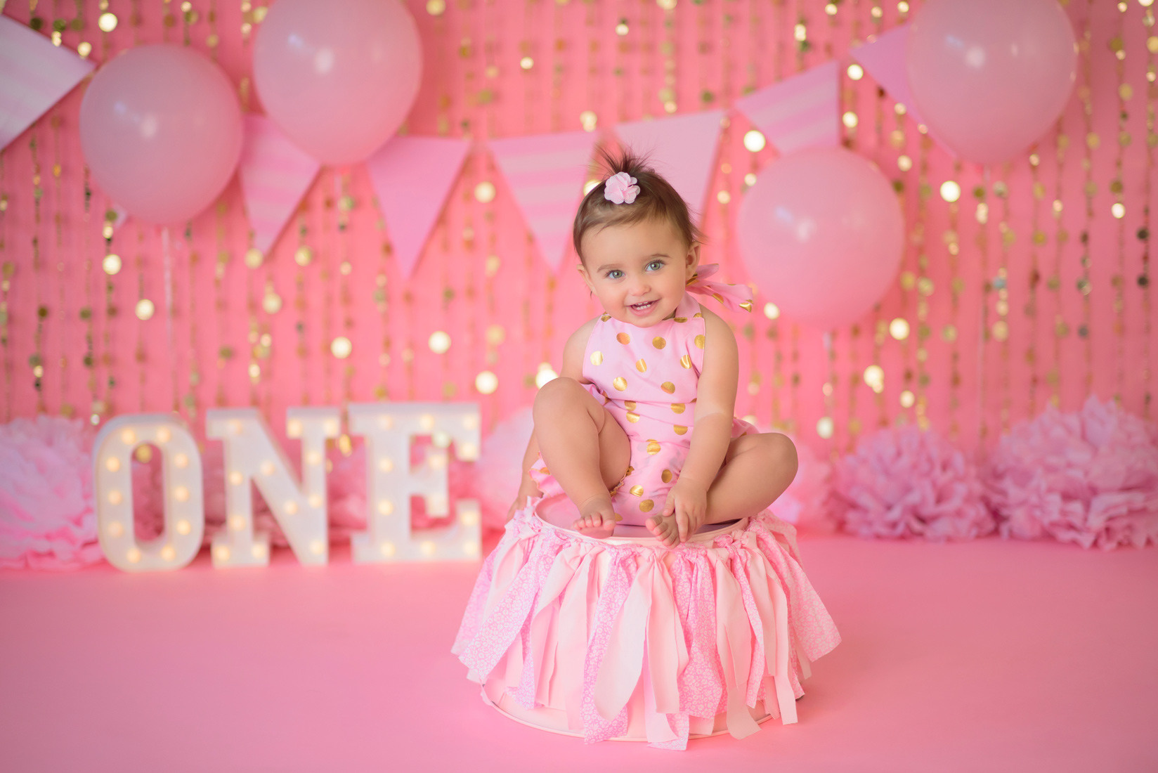 First birthday baby photographer Roseville. Family photographer in Roseville, Rocklin, Folsom, Sacramento