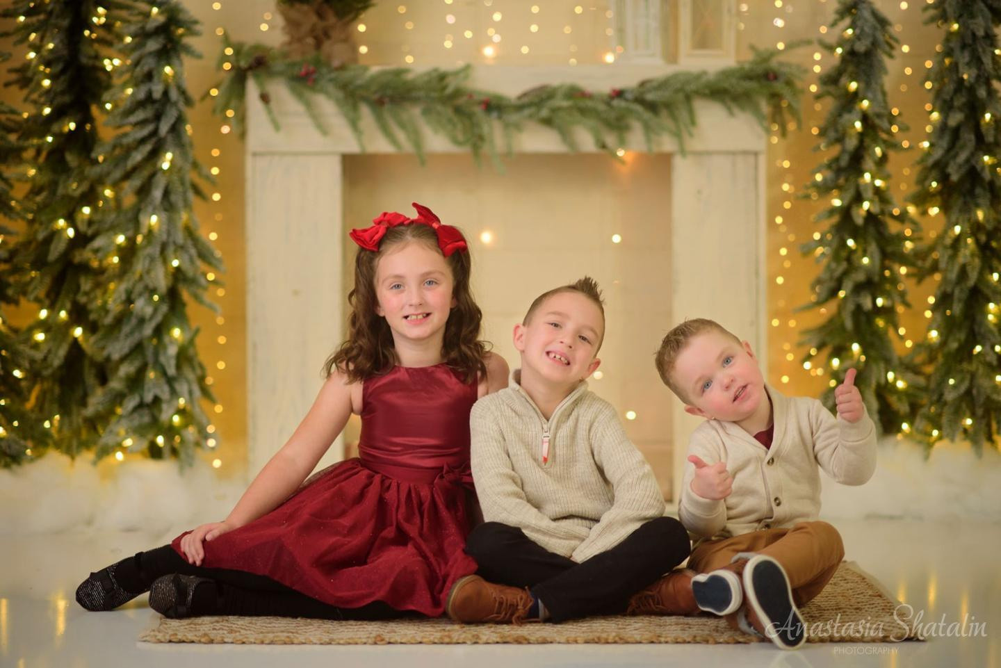Christmas studio mini session Roseville, Rocklin, Sacramento, Folsom, Elk grove. Family photographer in Roseville, Rocklin, Folsom, Sacramento