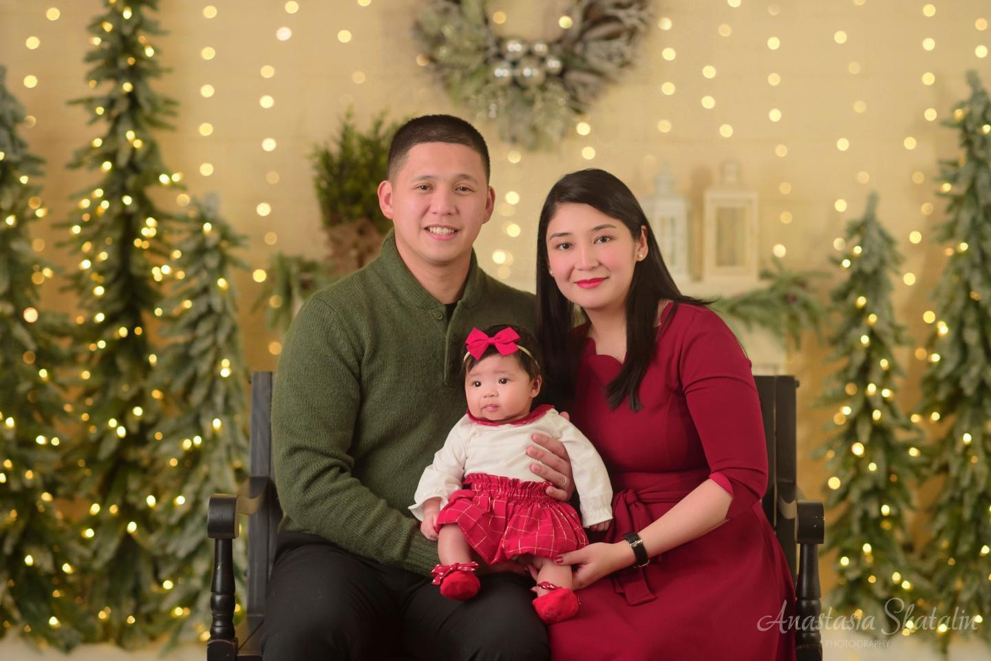 Christmas studio mini session Roseville, Rocklin, Sacramento, Folsom, Elk grove. Family photographer in Roseville, Rocklin, Folsom, Sacramento