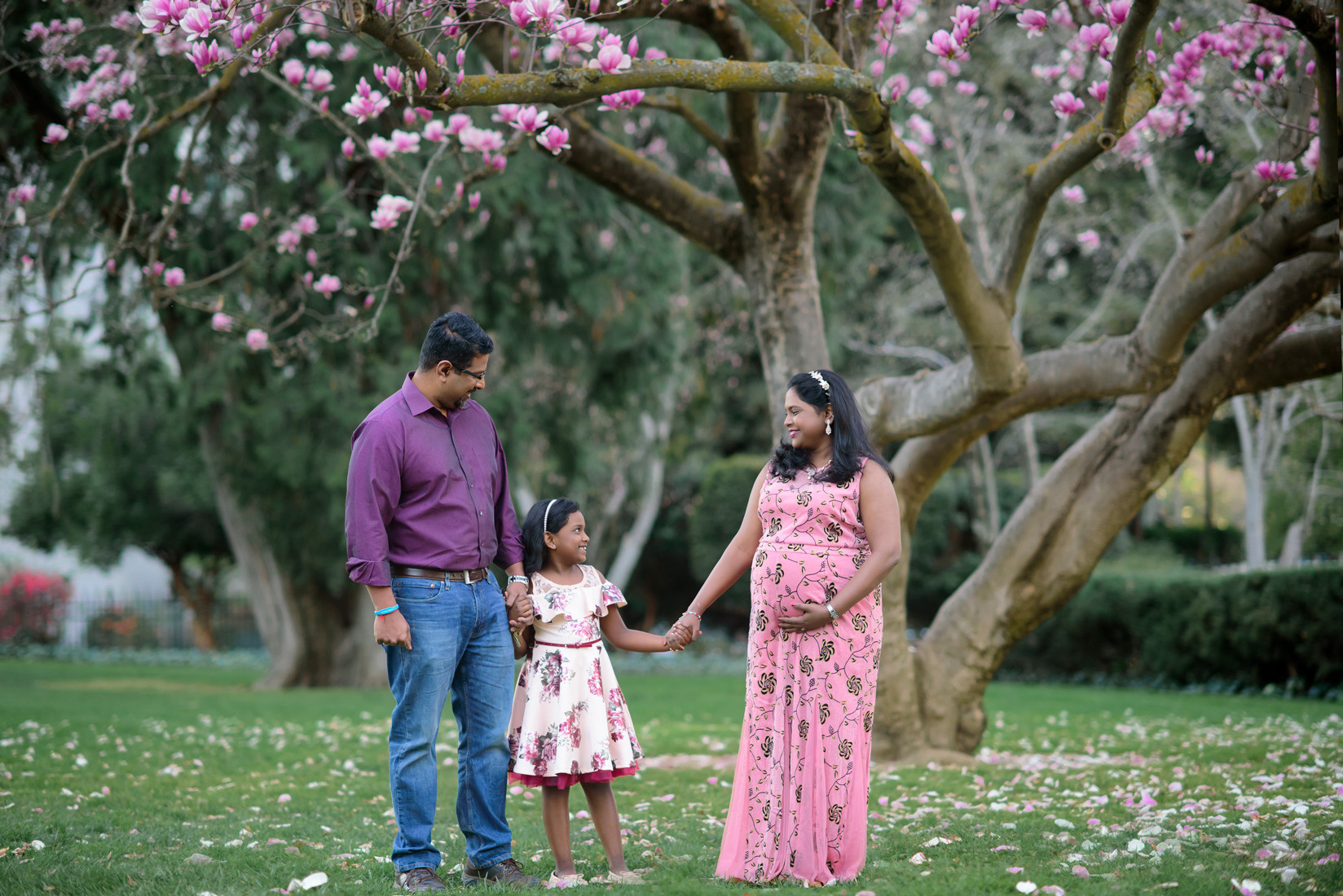 Maternity photographer Sacramento, Roseville, Rocklin, Folsom. Family photographer in Roseville, Rocklin, Folsom, Sacramento