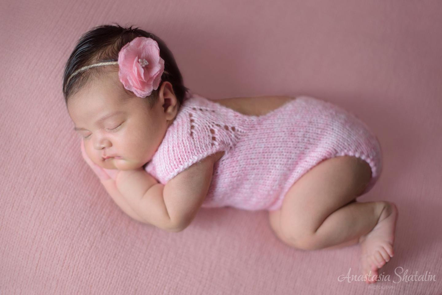 Newborn photo session for baby Amira, 9 days old. Family photographer in Roseville, Rocklin, Folsom, Sacramento