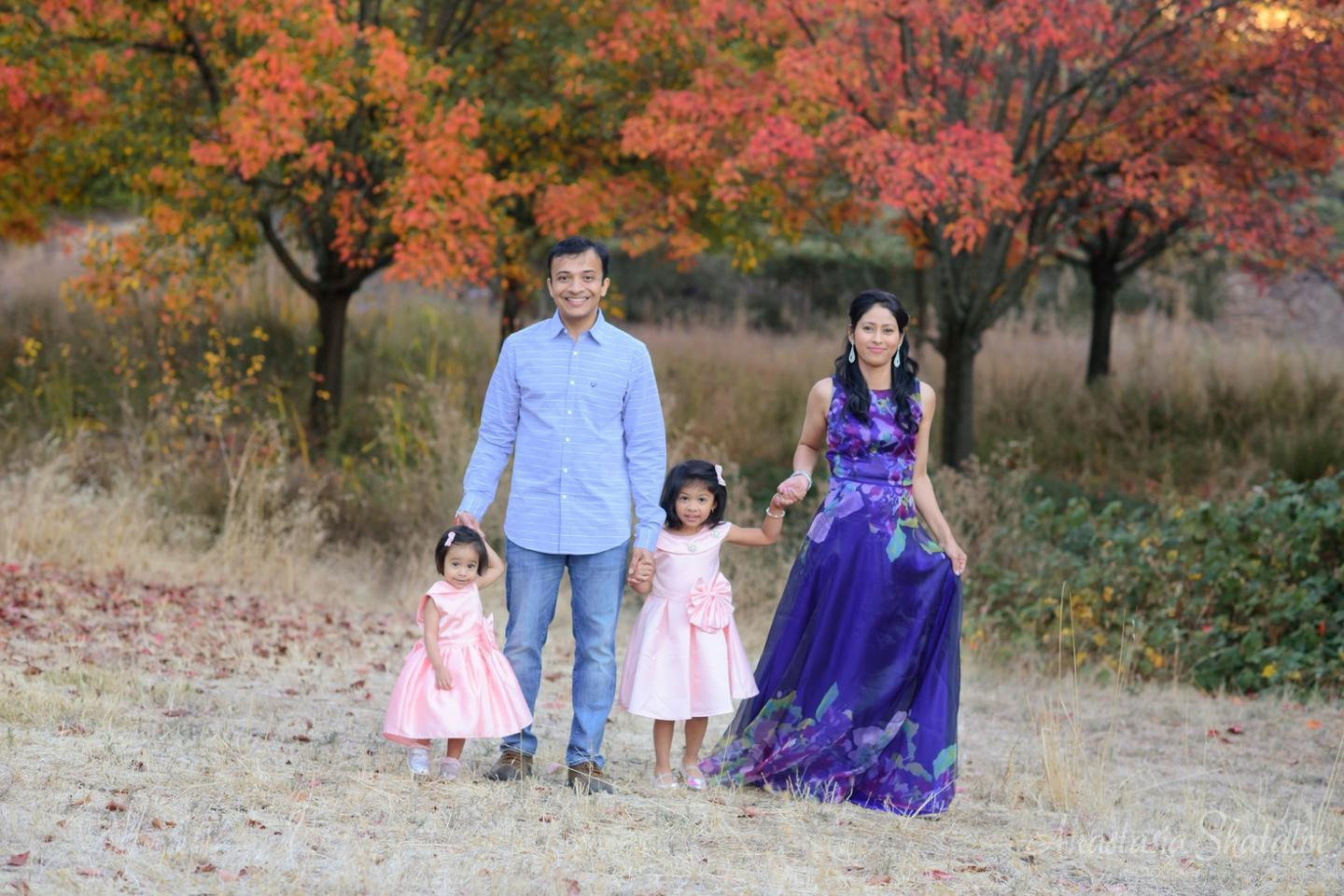 Fall family portrait photographer Folsom, CA. Family photographer in Roseville, Rocklin, Folsom, Sacramento