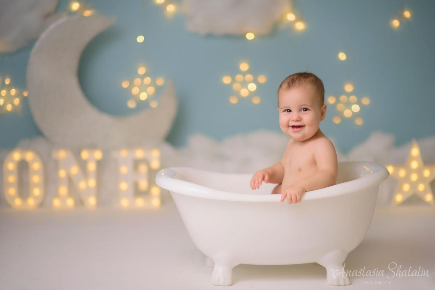 Cake smash photography Roseville, Rocklin, Folsom. Family photographer in Roseville, Rocklin, Folsom, Sacramento