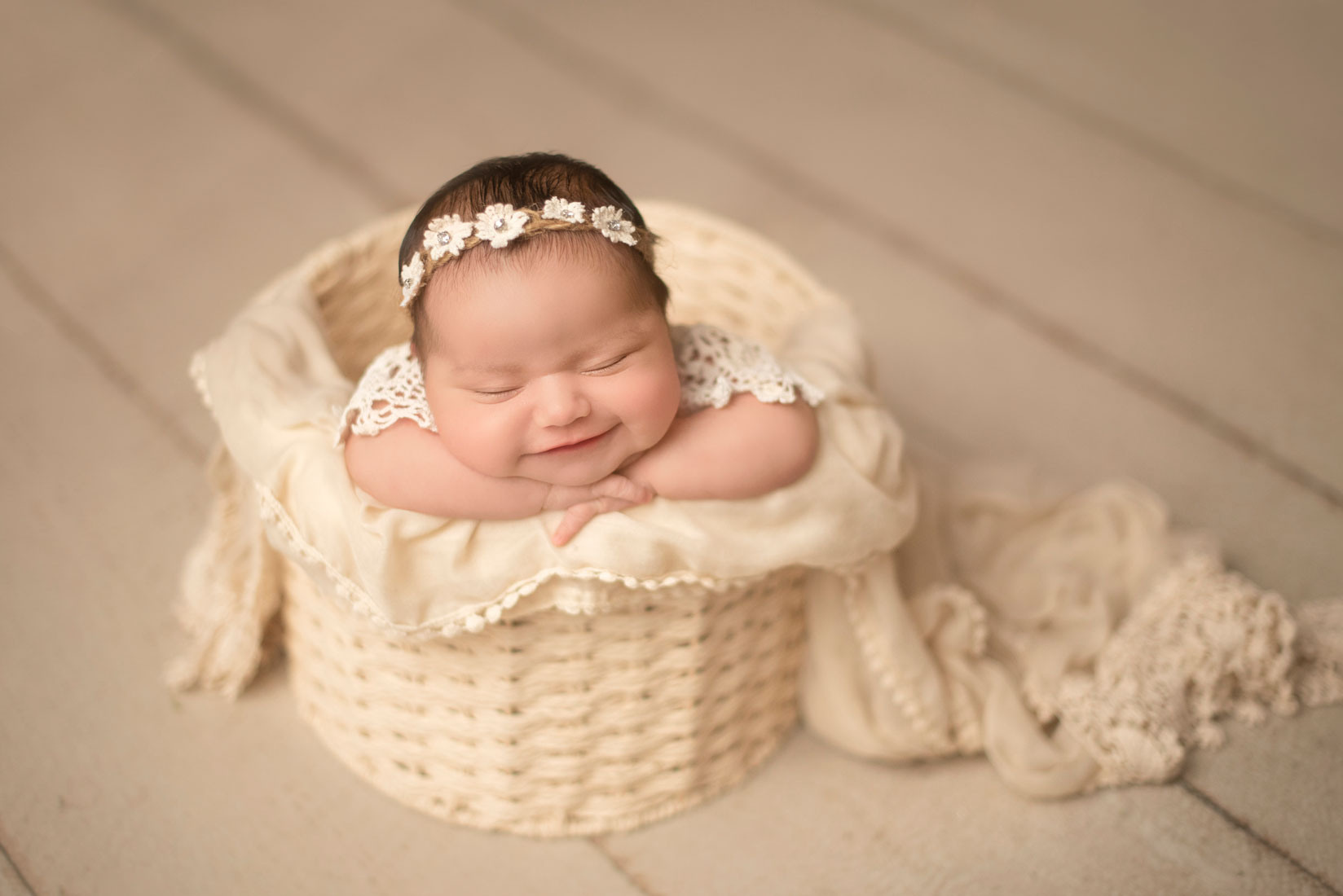 Newborn photos Roseville, Rocklin, Folsom, Sacramento. Family photographer in Roseville, Rocklin, Folsom, Sacramento