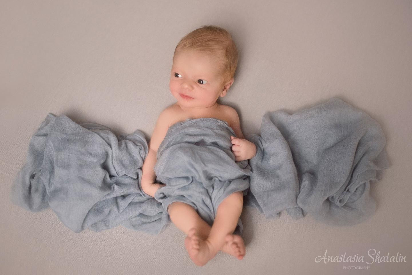 Newborn photographer Rocklin California. Family photographer in Roseville, Rocklin, Folsom, Sacramento
