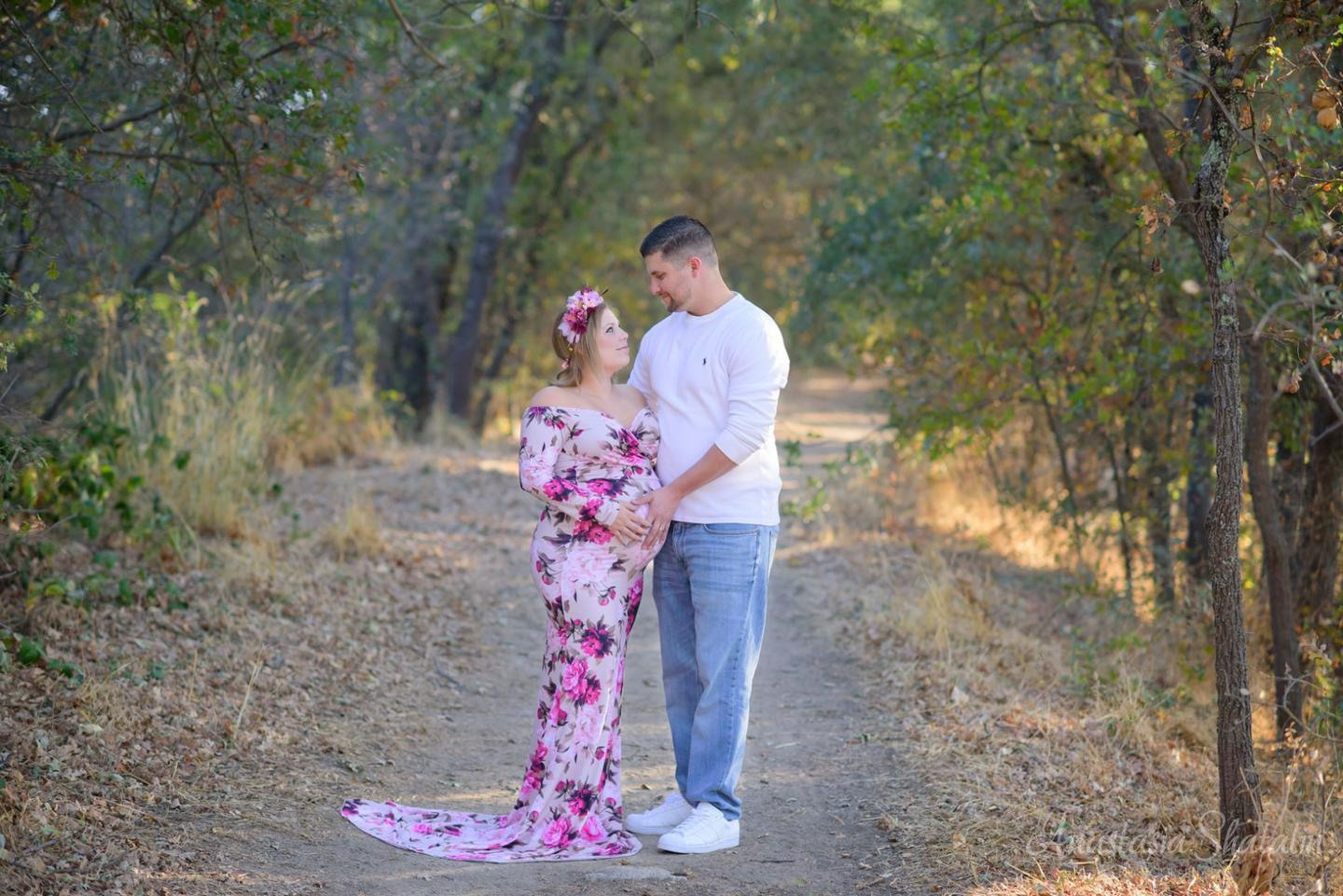 Maternity photoshoot. Family photographer in Roseville, Rocklin, Folsom, Sacramento
