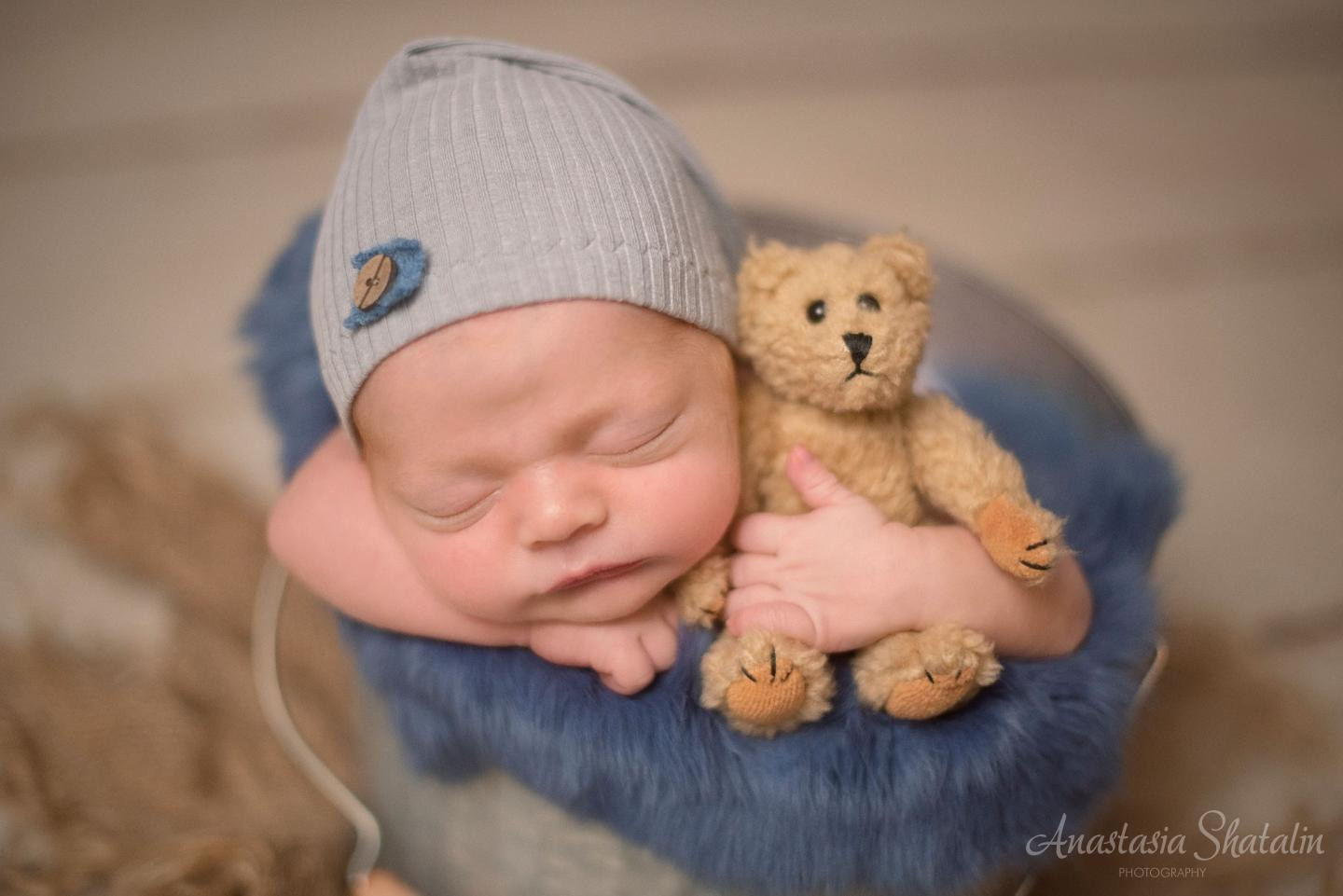 Newborn photographer Rocklin California. Family photographer in Roseville, Rocklin, Folsom, Sacramento