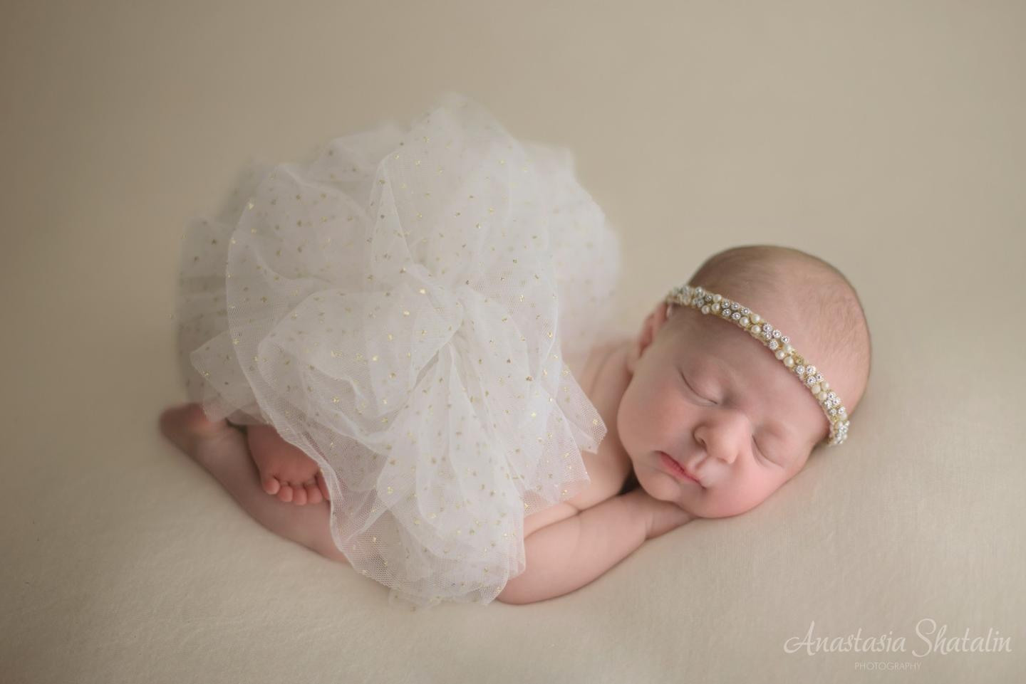 Newborn photography Sacramento. Family photographer in Roseville, Rocklin, Folsom, Sacramento