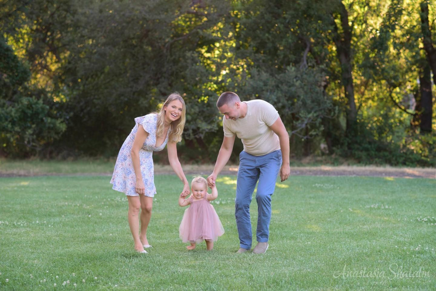 Sunset cake smash 1st birthday photography Rocklin, CA. Family photographer in Roseville, Rocklin, Folsom, Sacramento