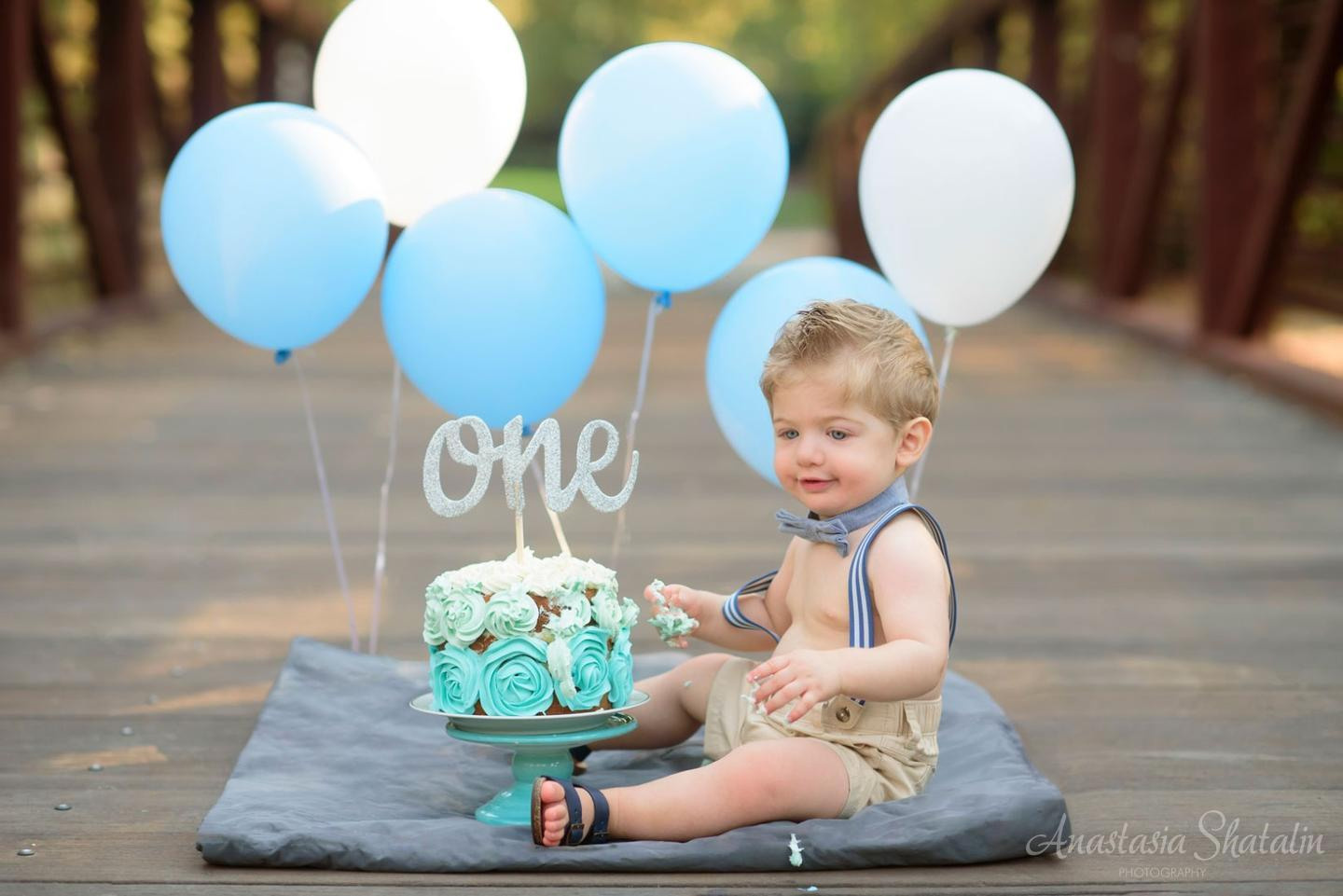 First birthday photographer Sacramento. Family photographer in Roseville, Rocklin, Folsom, Sacramento