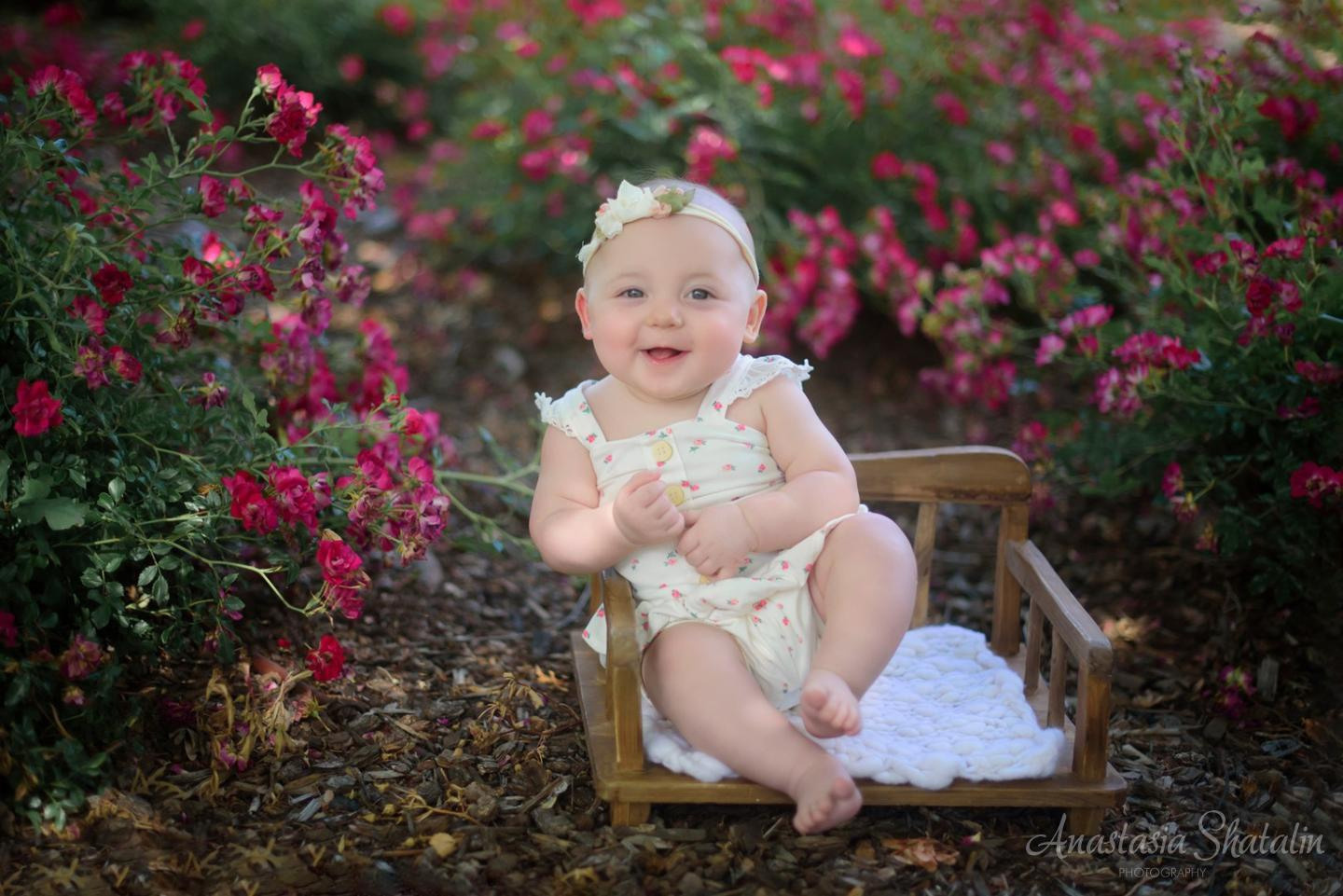 Baby infant photographer Rocklin Roseville Sacramento. Family photographer in Roseville, Rocklin, Folsom, Sacramento