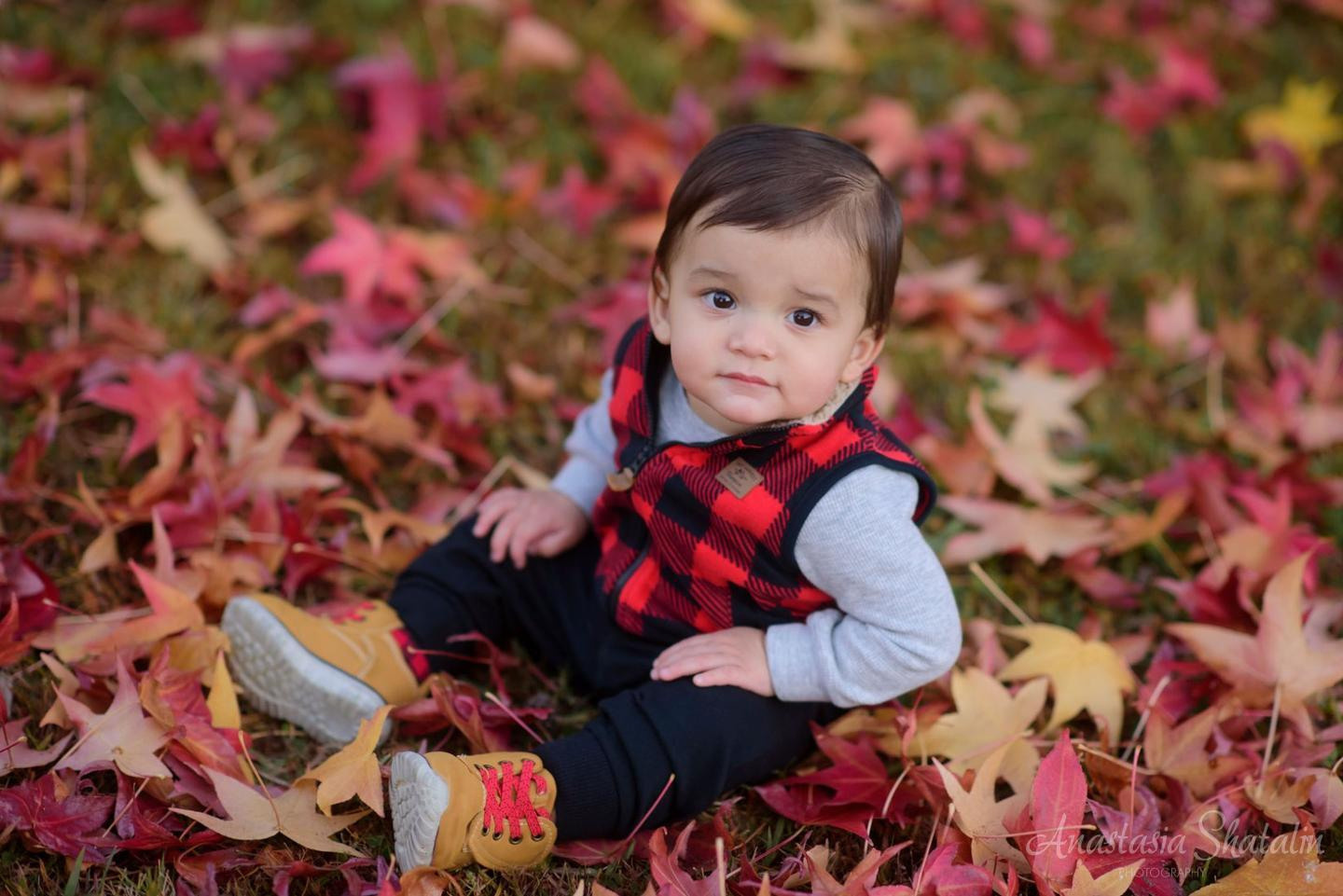 Autumn family photos Sacramento. Family photographer in Roseville, Rocklin, Folsom, Sacramento