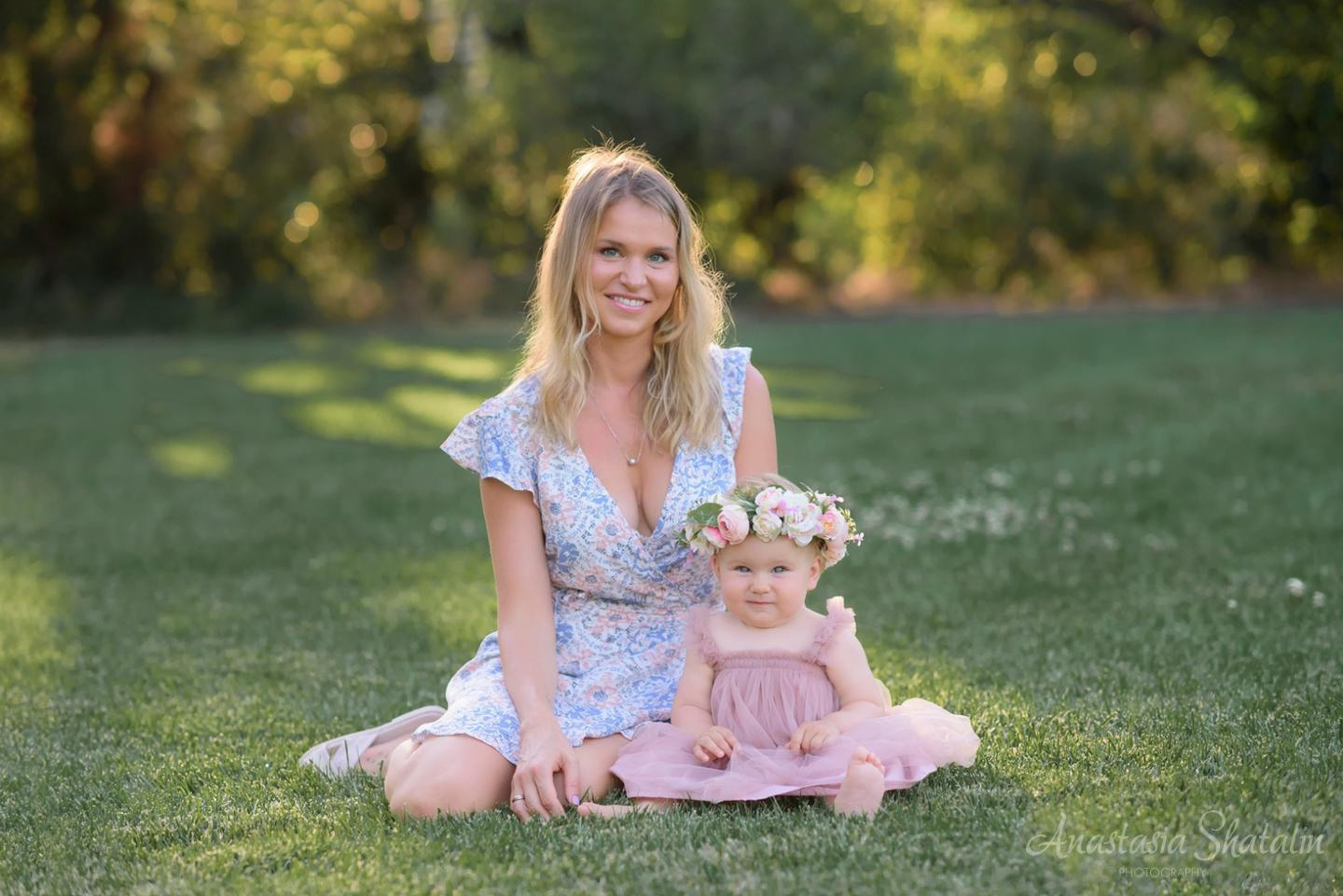 Sunset cake smash 1st birthday photography Rocklin, CA. Family photographer in Roseville, Rocklin, Folsom, Sacramento