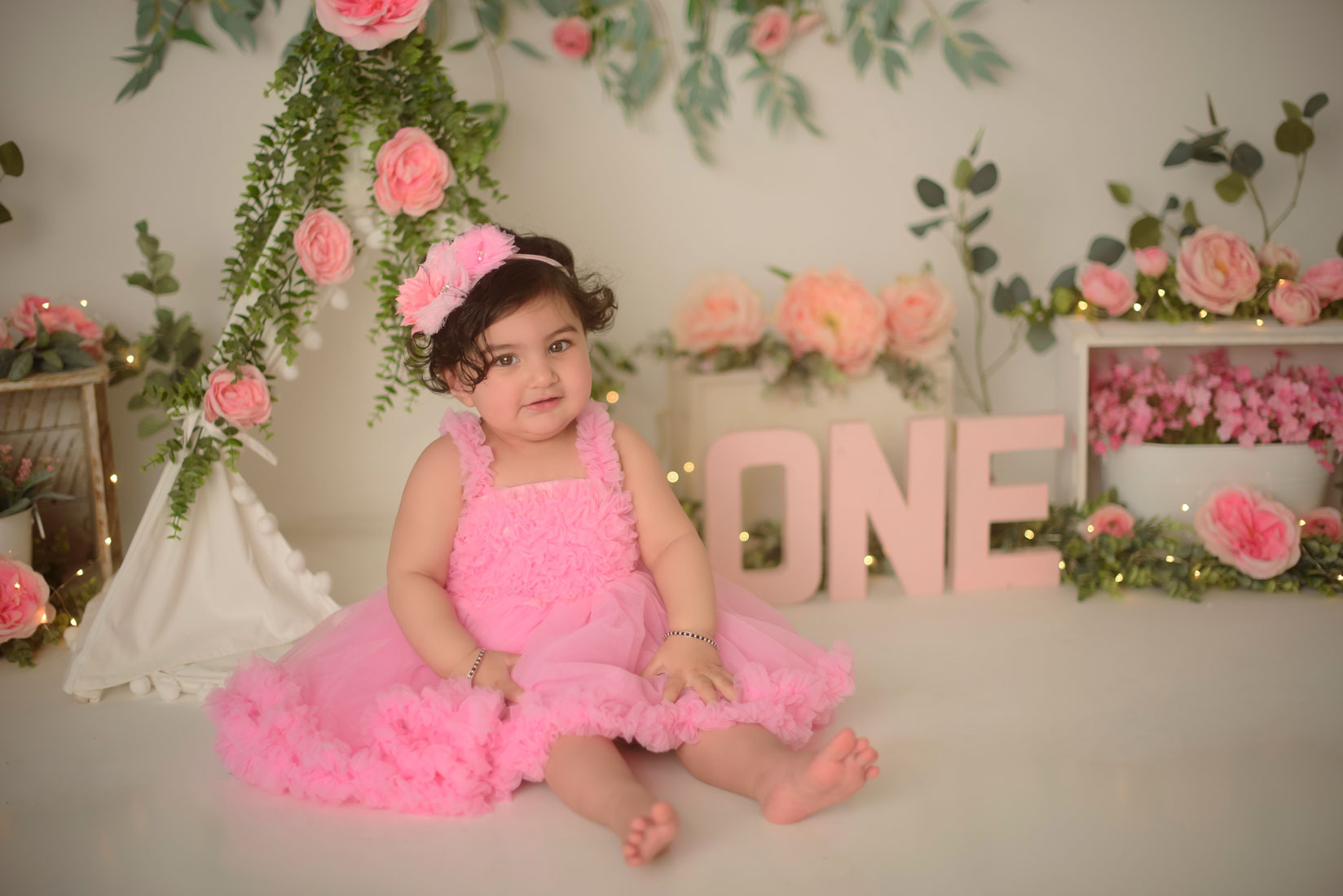 Smashing cake photography Roseville. Family photographer in Roseville, Rocklin, Folsom, Sacramento