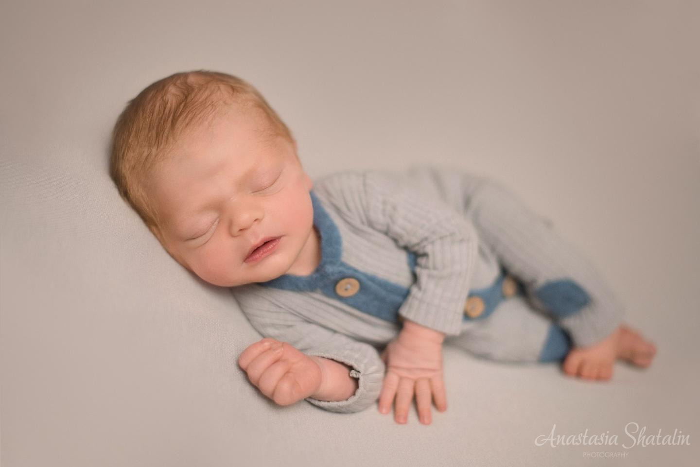 Newborn photographer Rocklin California. Family photographer in Roseville, Rocklin, Folsom, Sacramento