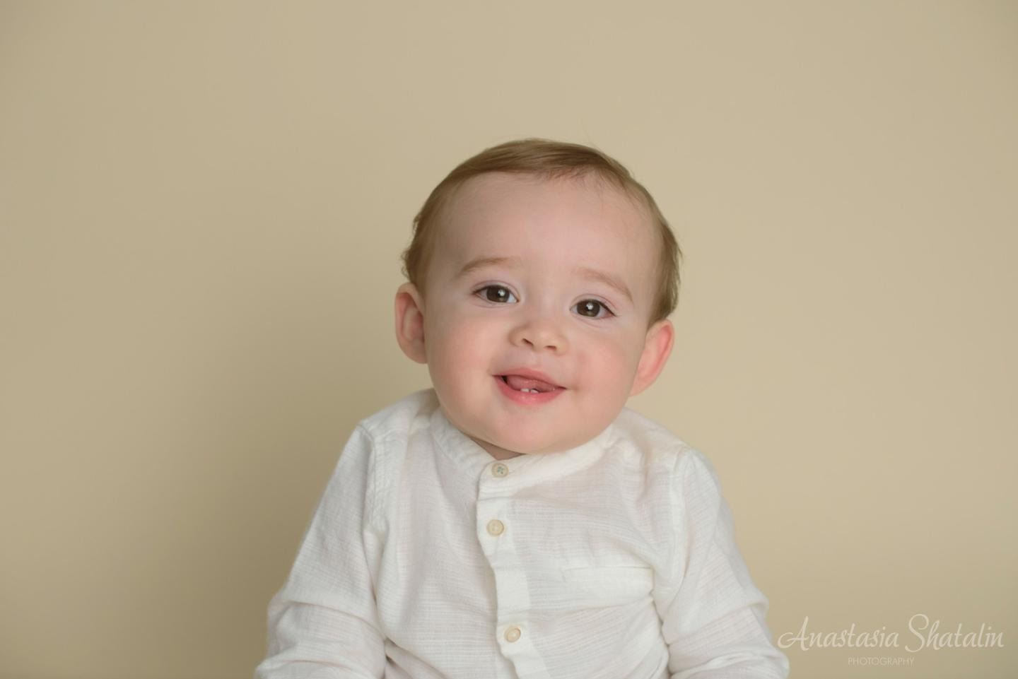 Mateo’s first birthday and cake smash photos. Photographer in Rocklin, CA. Family photographer in Roseville, Rocklin, Folsom, Sacramento