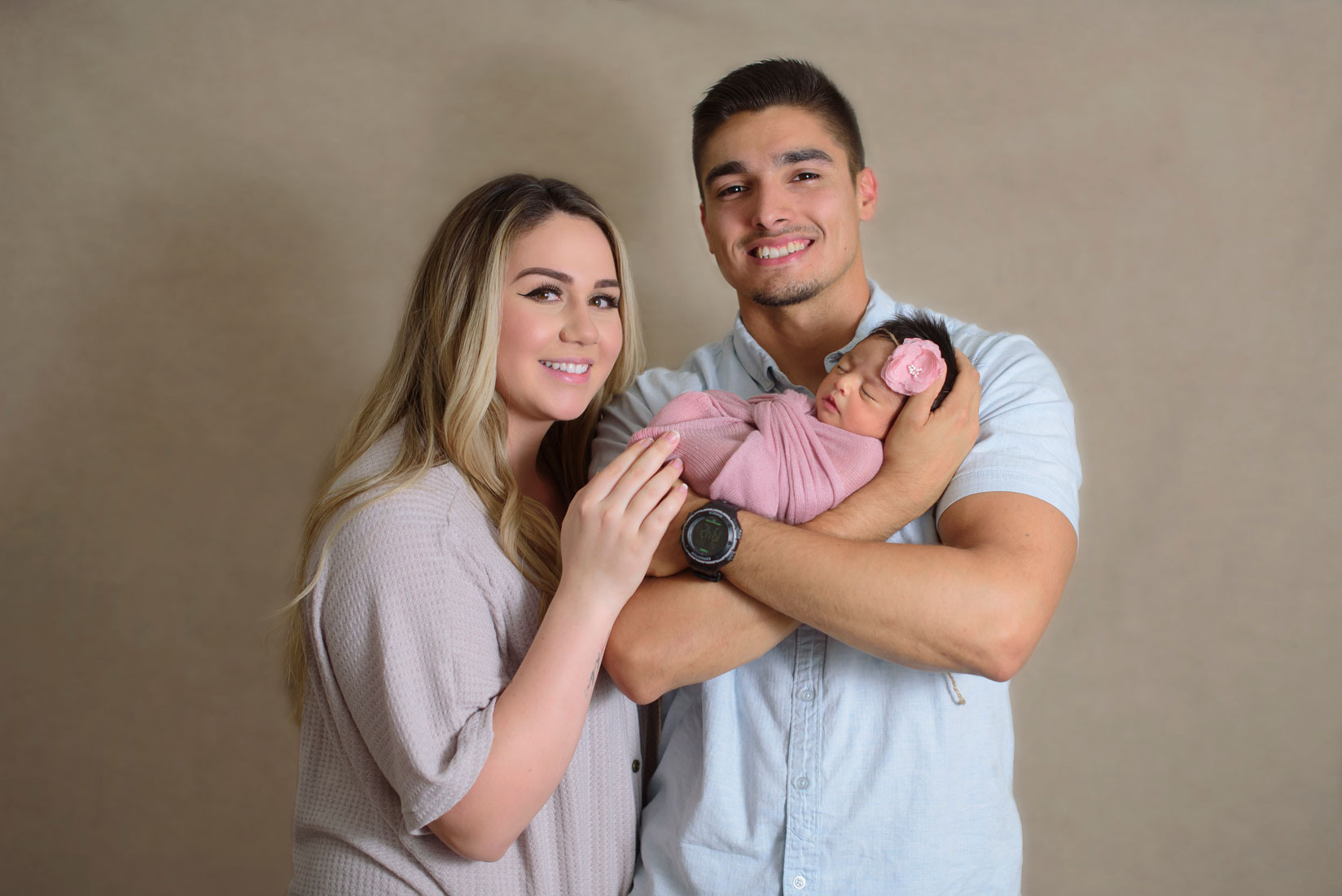 Newborn photography in Roseville. Family photographer in Roseville, Rocklin, Folsom, Sacramento