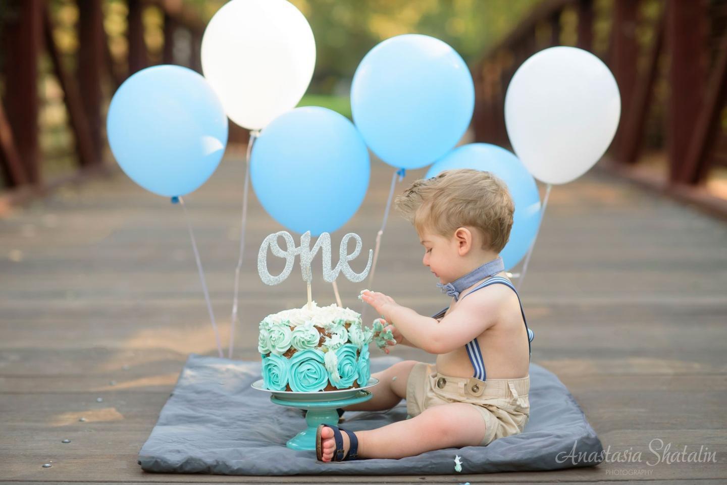First birthday photographer Sacramento. Family photographer in Roseville, Rocklin, Folsom, Sacramento