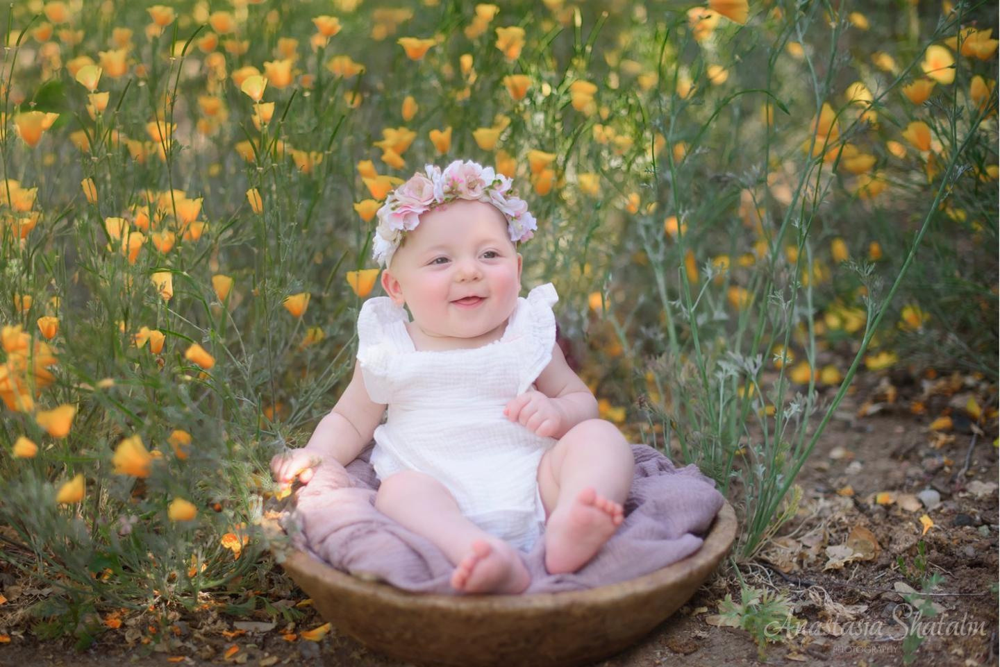 Baby infant photographer Rocklin Roseville Sacramento. Family photographer in Roseville, Rocklin, Folsom, Sacramento