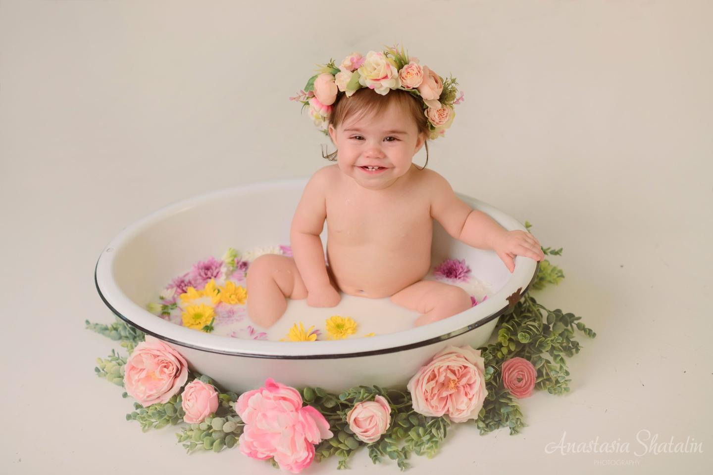 Roseville cake smash. Family photographer in Roseville, Rocklin, Folsom, Sacramento