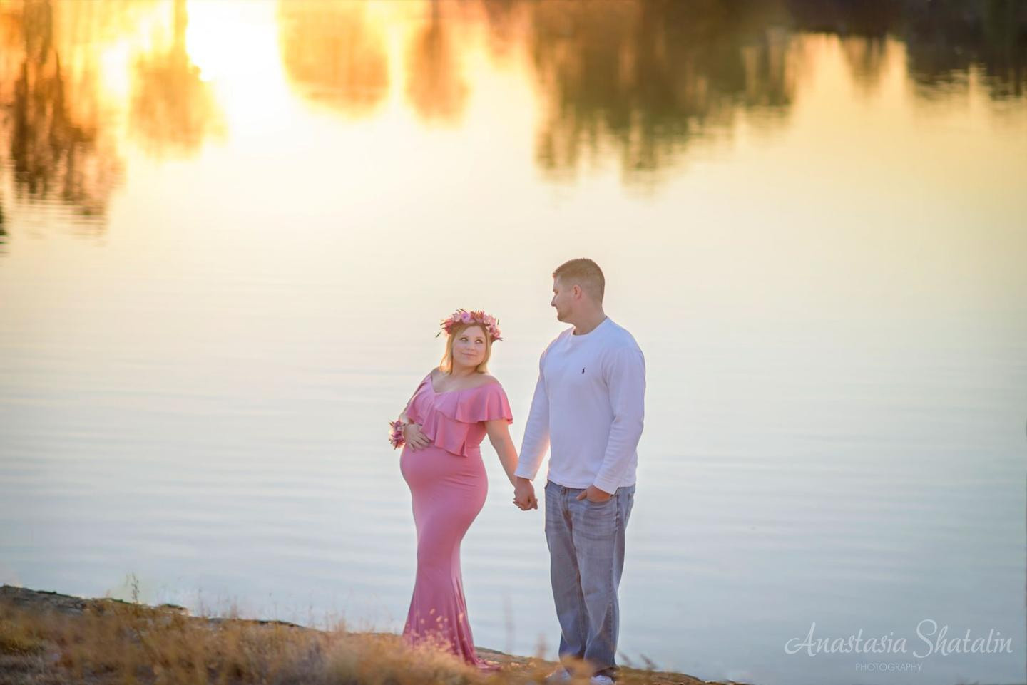 Maternity photoshoot. Family photographer in Roseville, Rocklin, Folsom, Sacramento